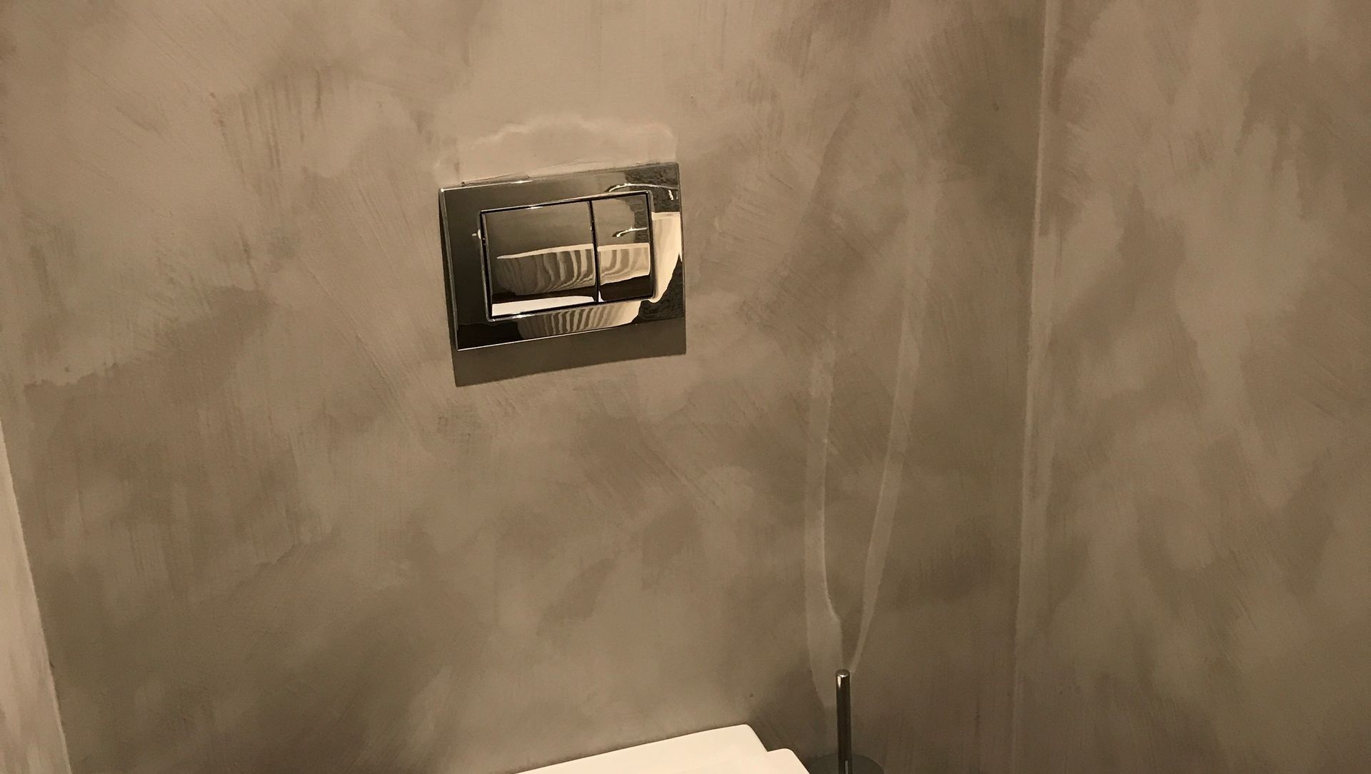 Toilet banner