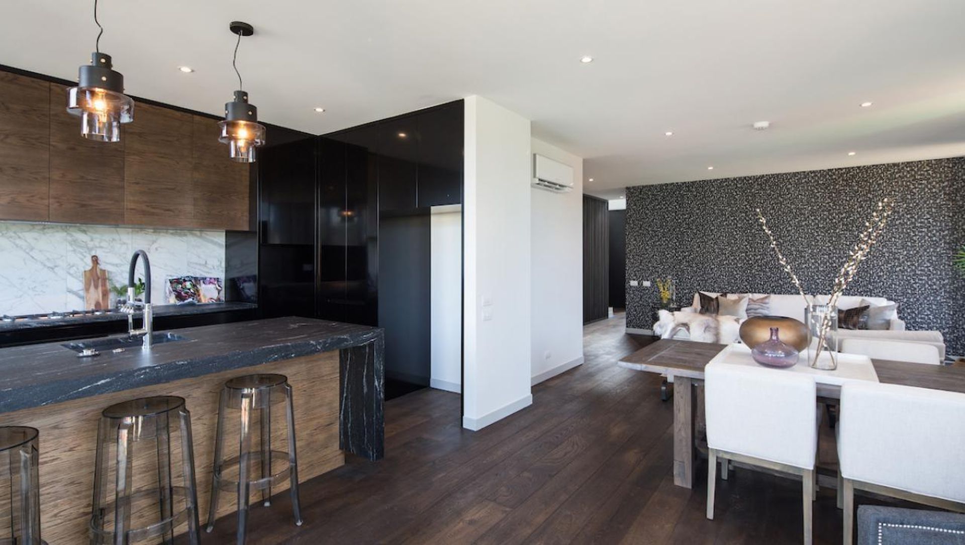 Towai Home I banner