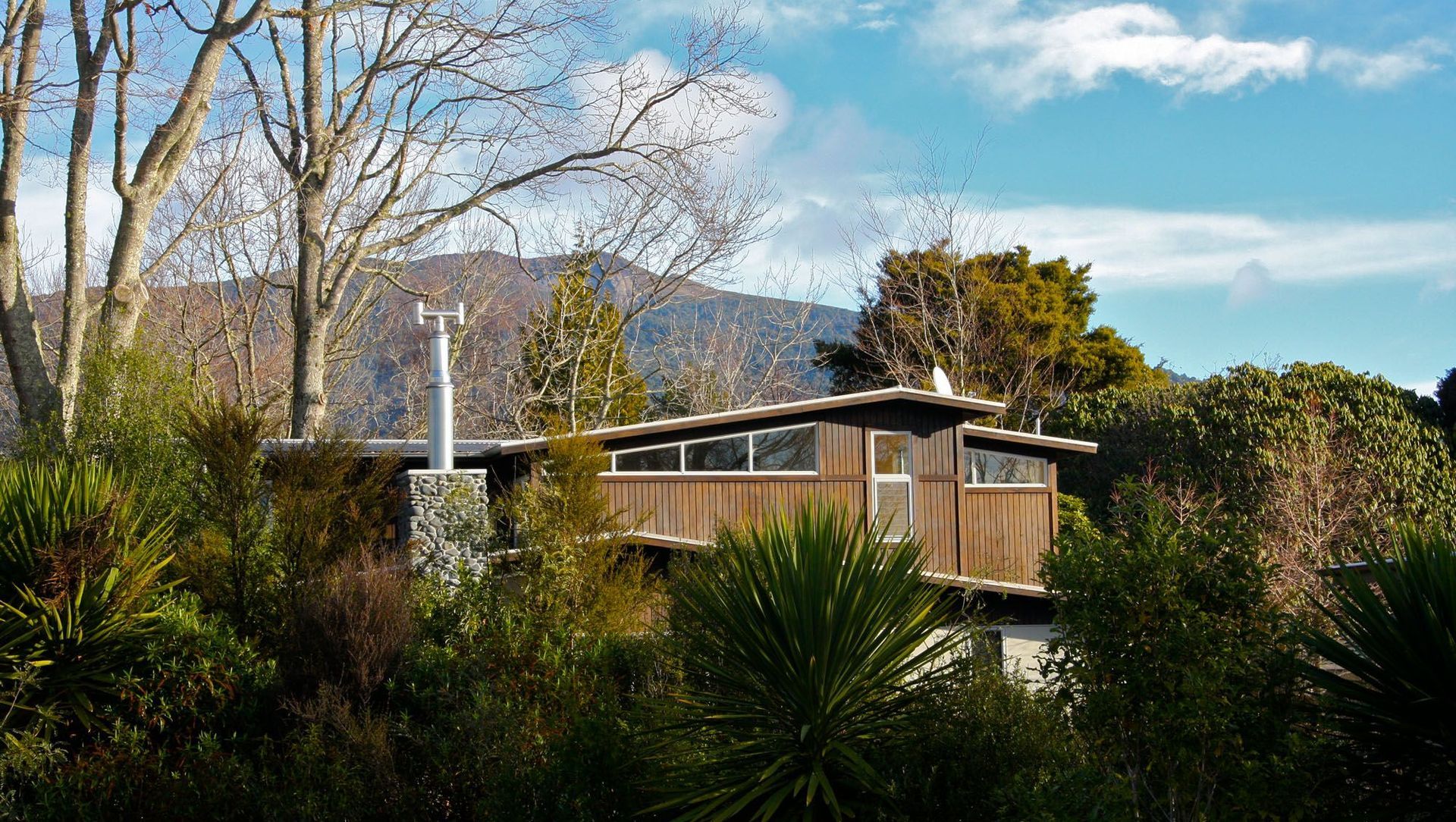 Turangi River House banner