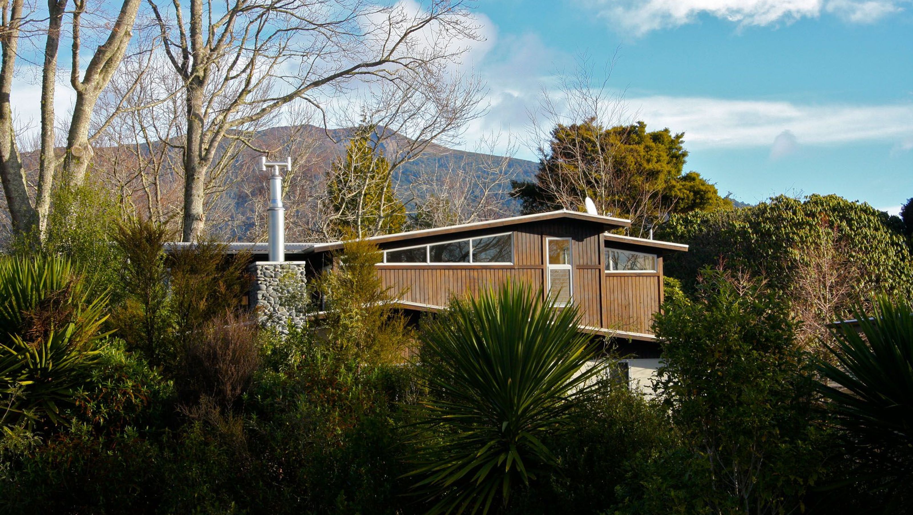 Turangi River House