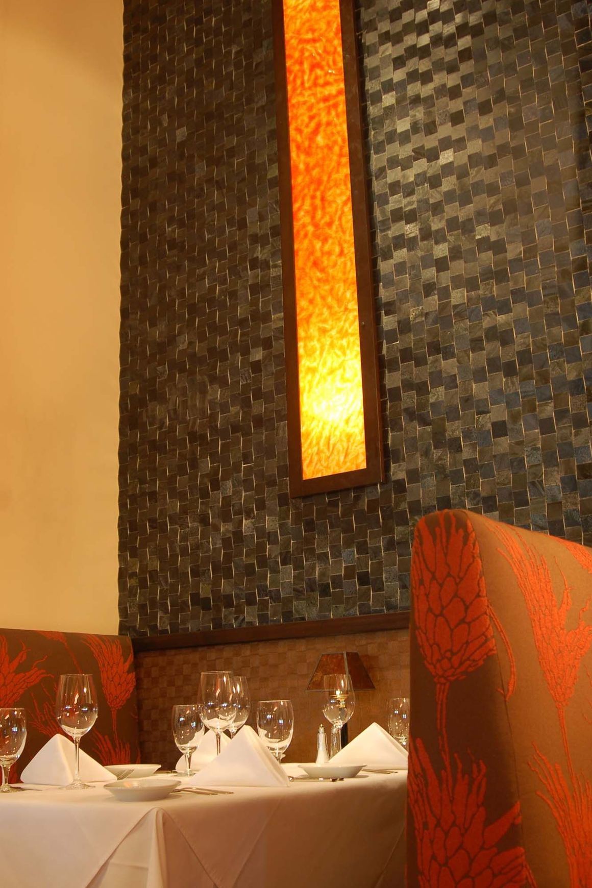 Wave Interlocking Tile