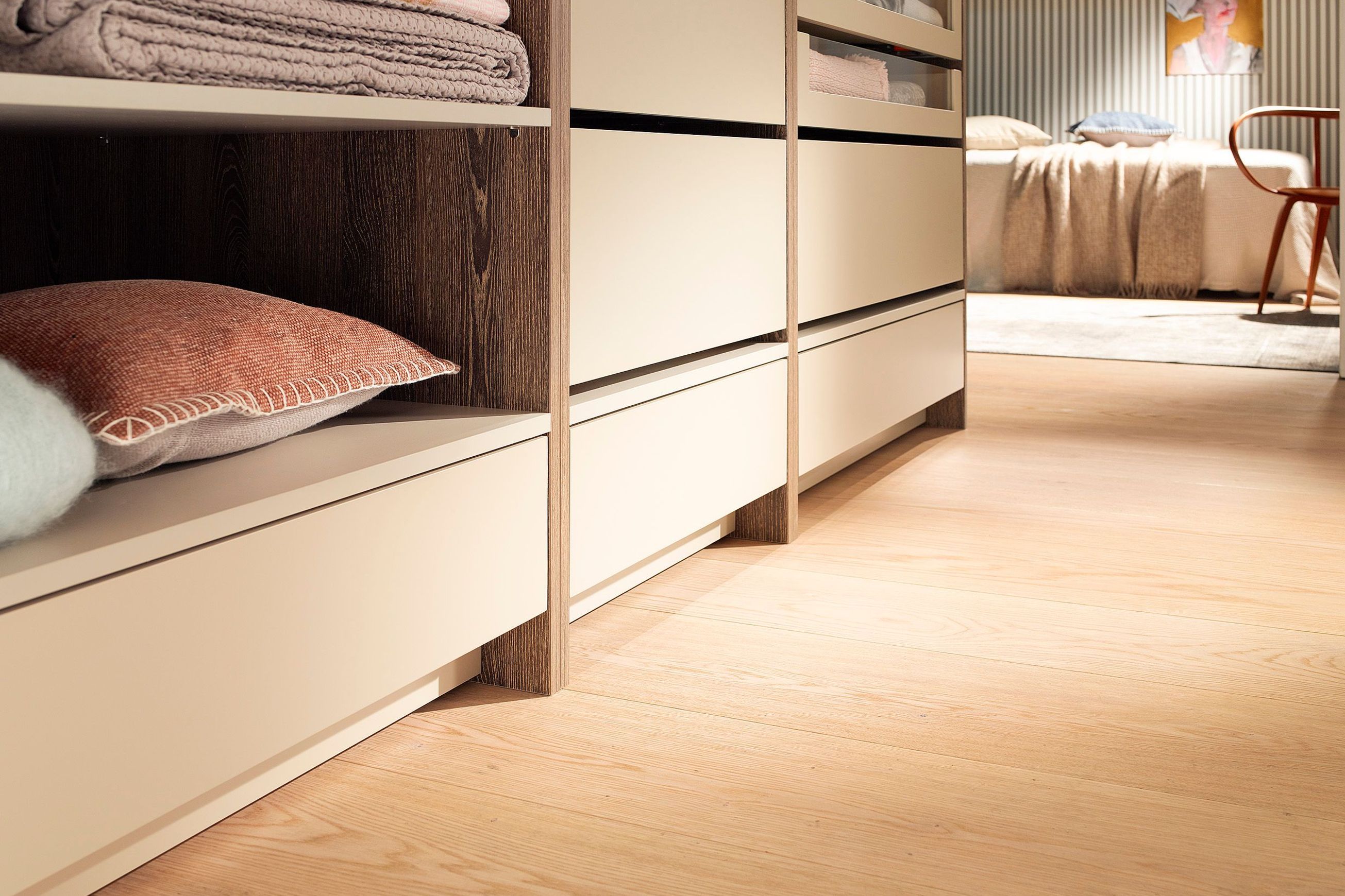 SPACE STEP - Cabinet Application