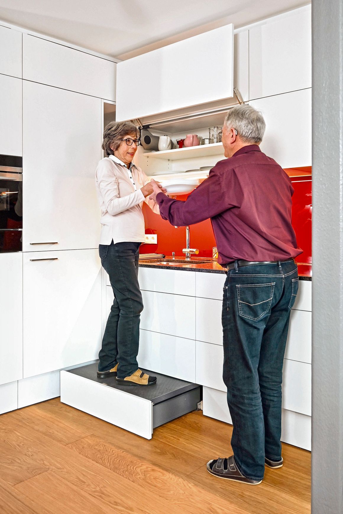 SPACE STEP - Cabinet Application