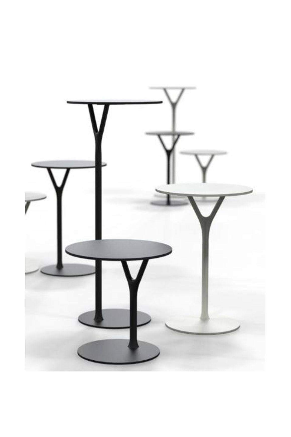 WISHBONE Side Table