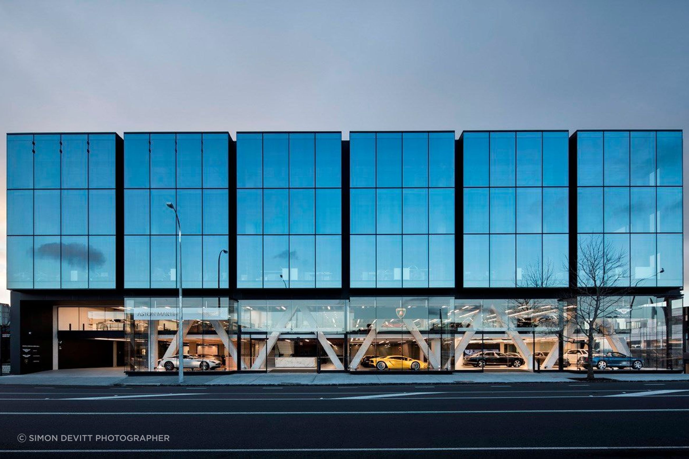 PW1000 4 sided flush glazed unitised curtainwall