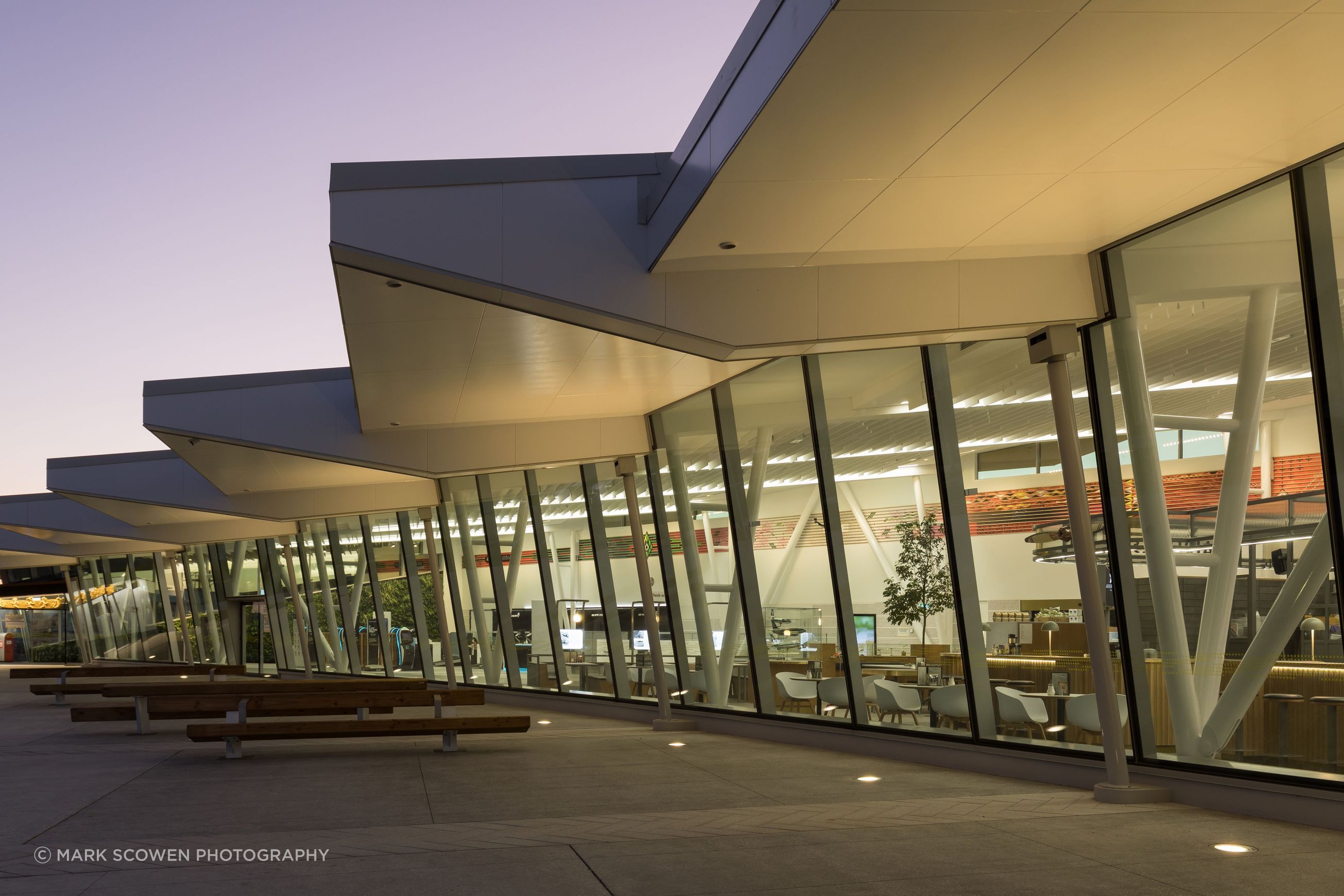 PW1000 4 sided flush glazed unitised curtainwall