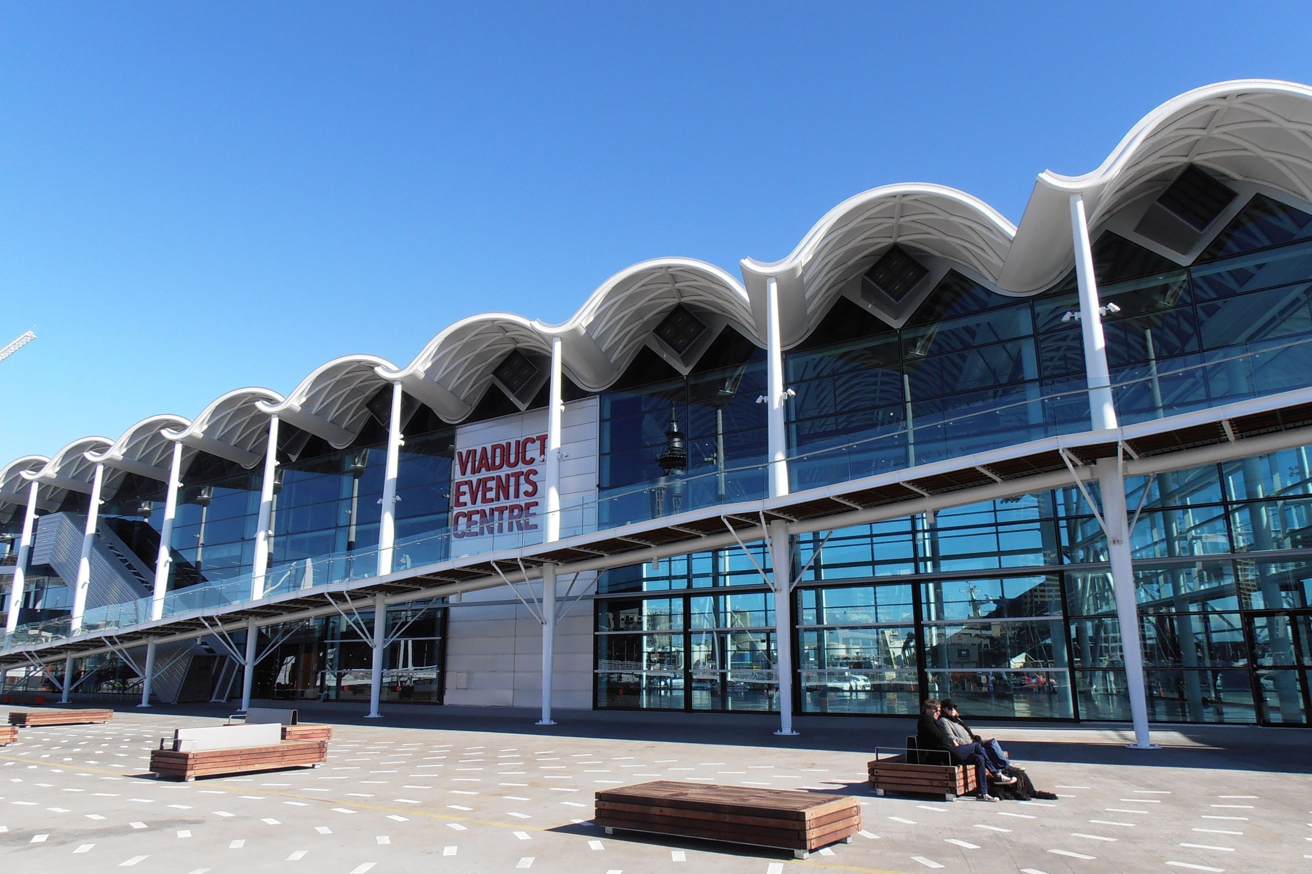 PW1000 4 sided flush glazed unitised curtainwall