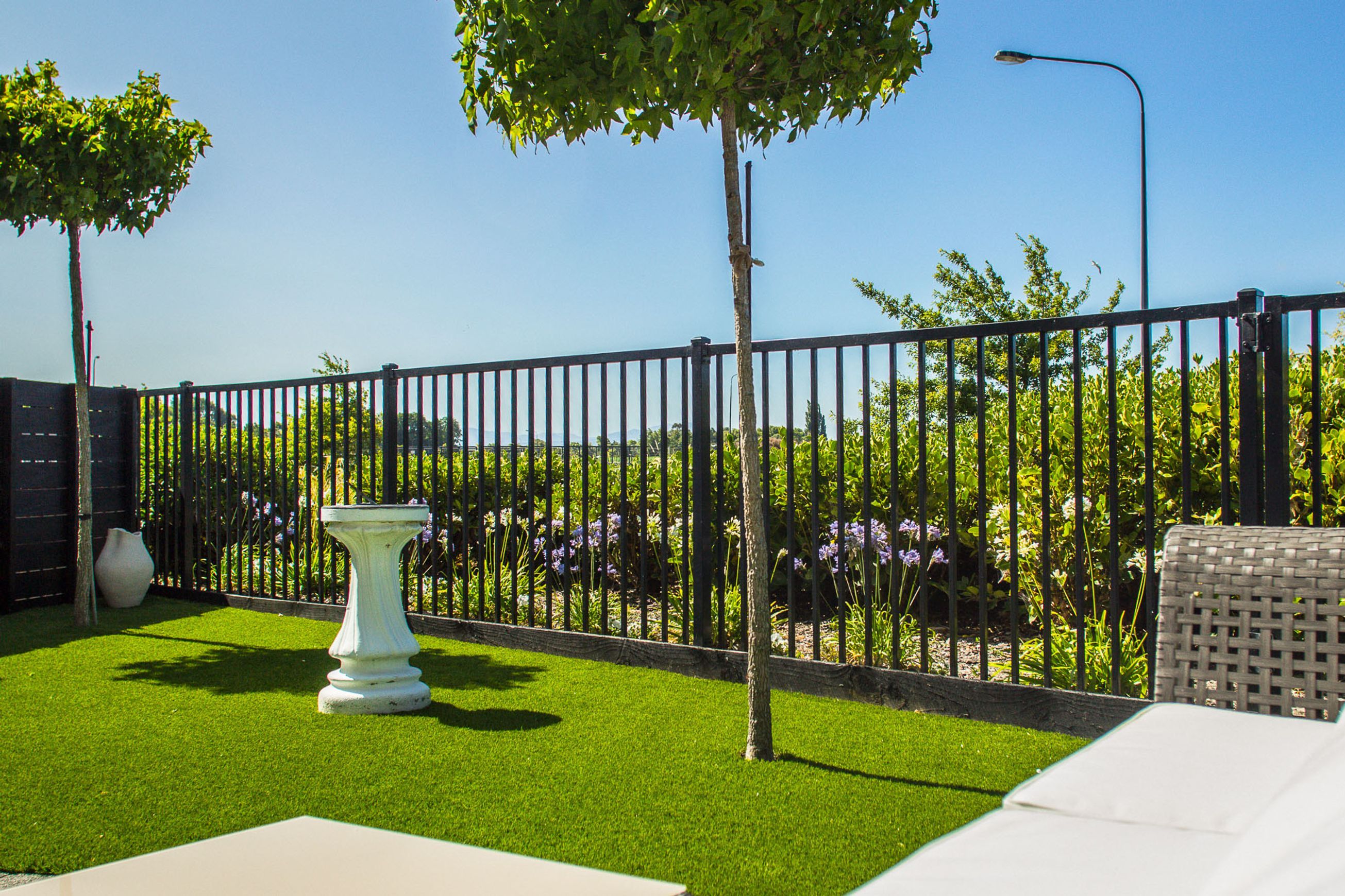 Retreat 40 - Artificial Turf and Landscaping Grass by SmartGrass