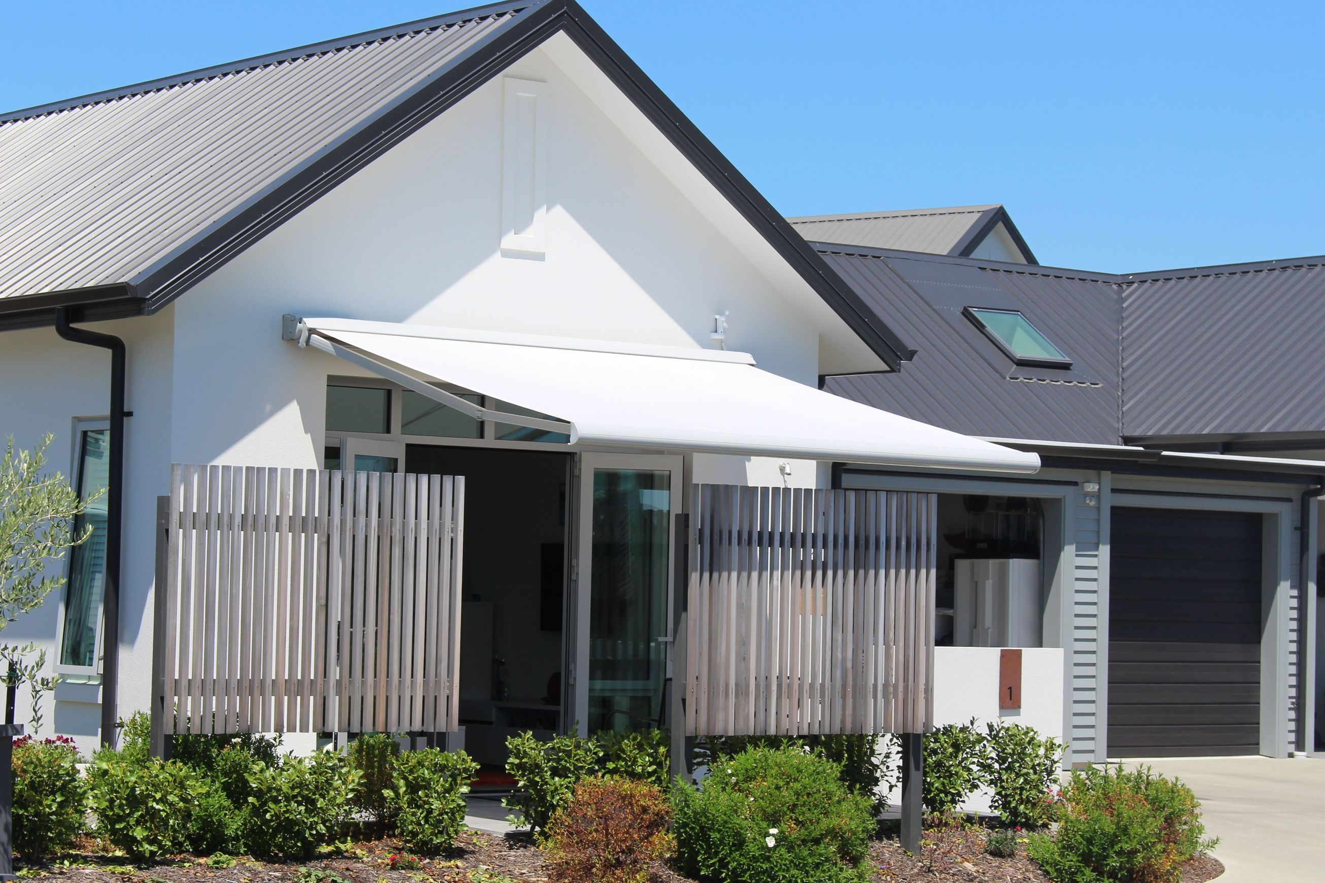 Felicia™ Retractable Cassette Awning