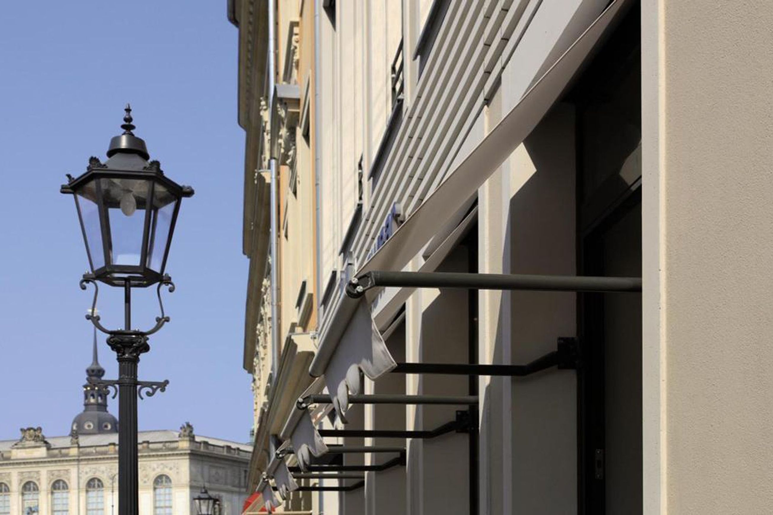 Drop Arm Awnings | Warema