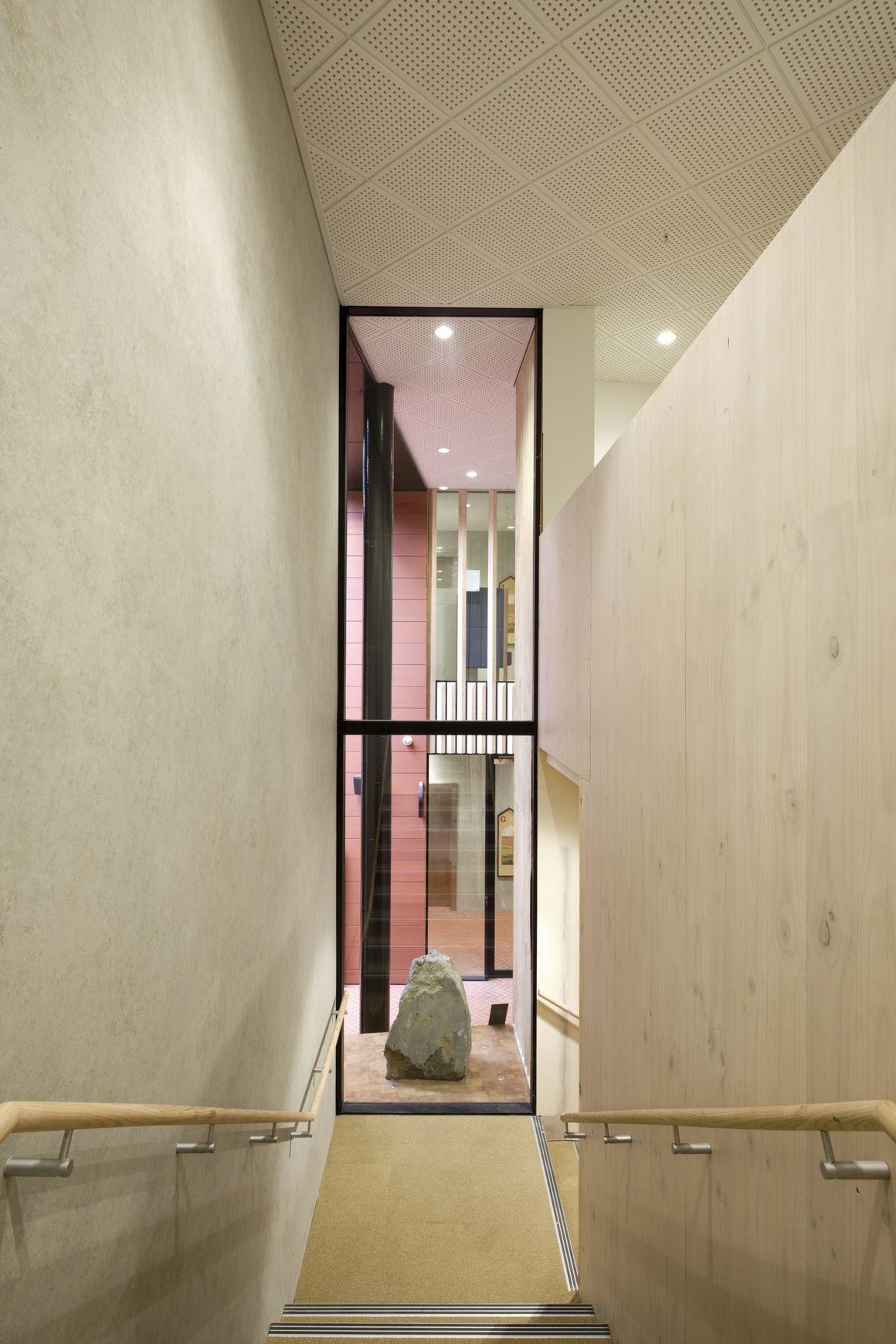 HB520 Round Stair Rail Bracket