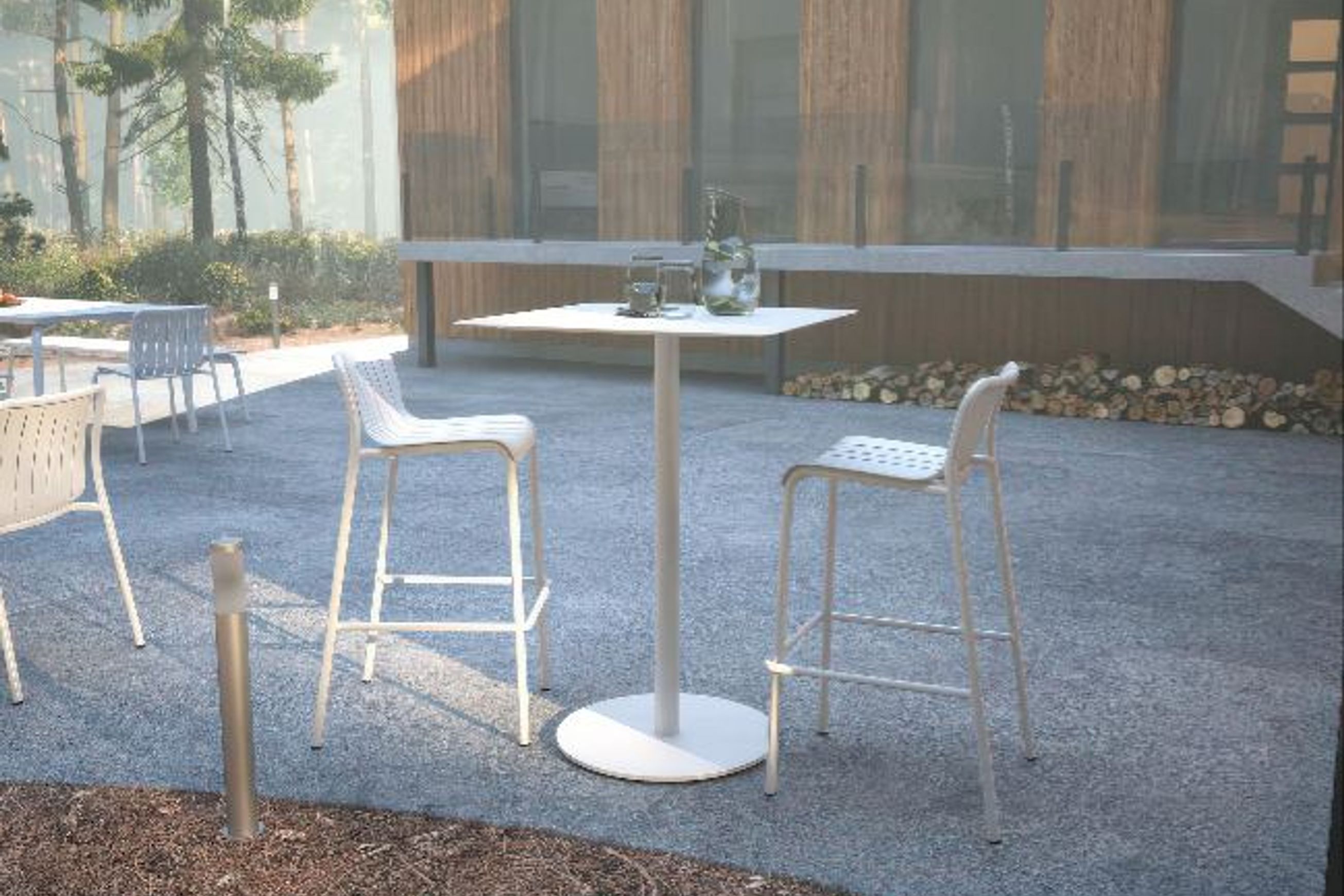 Roku Outdoor High Bar Table