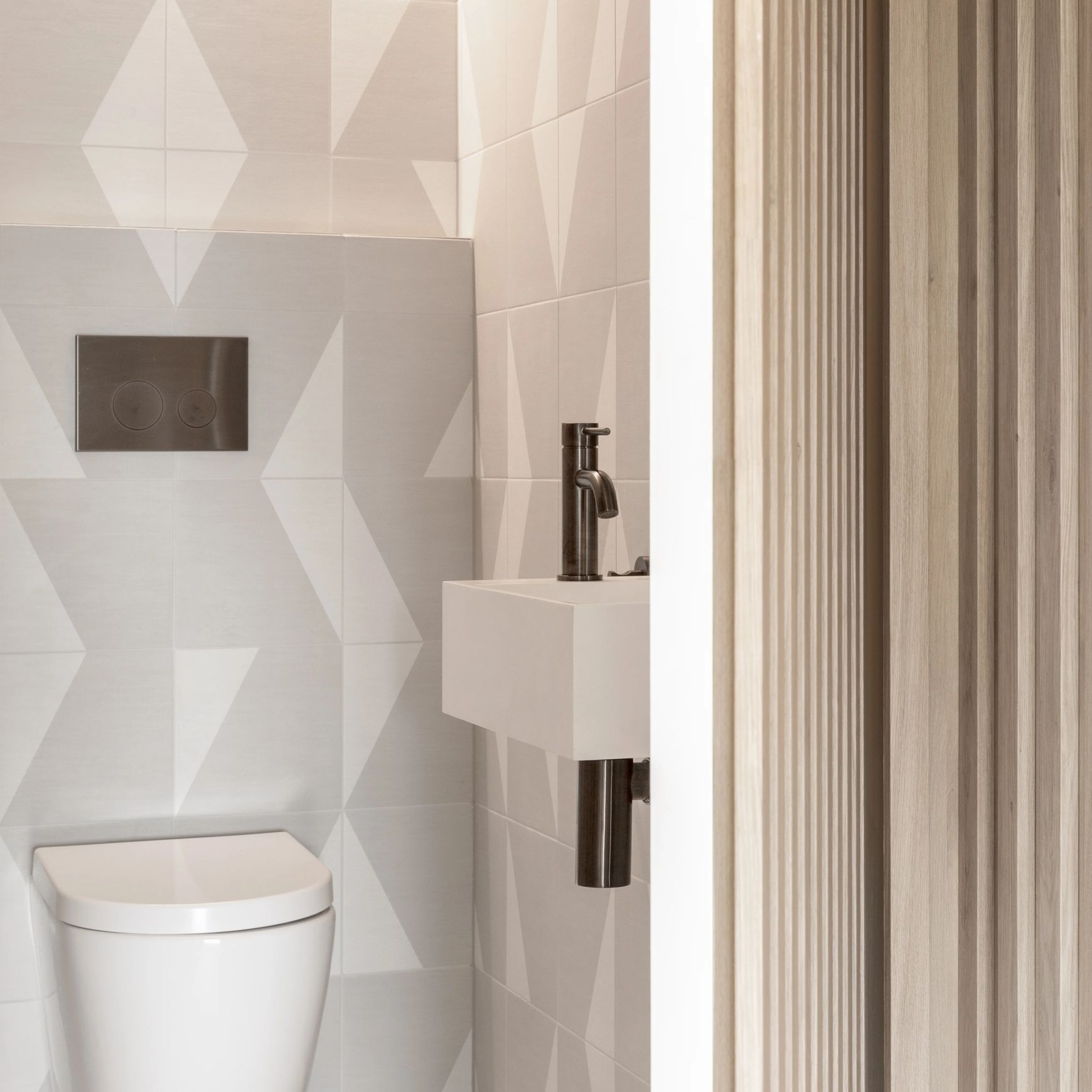 Elysian Basin Mixer - Brushed Gunmetal