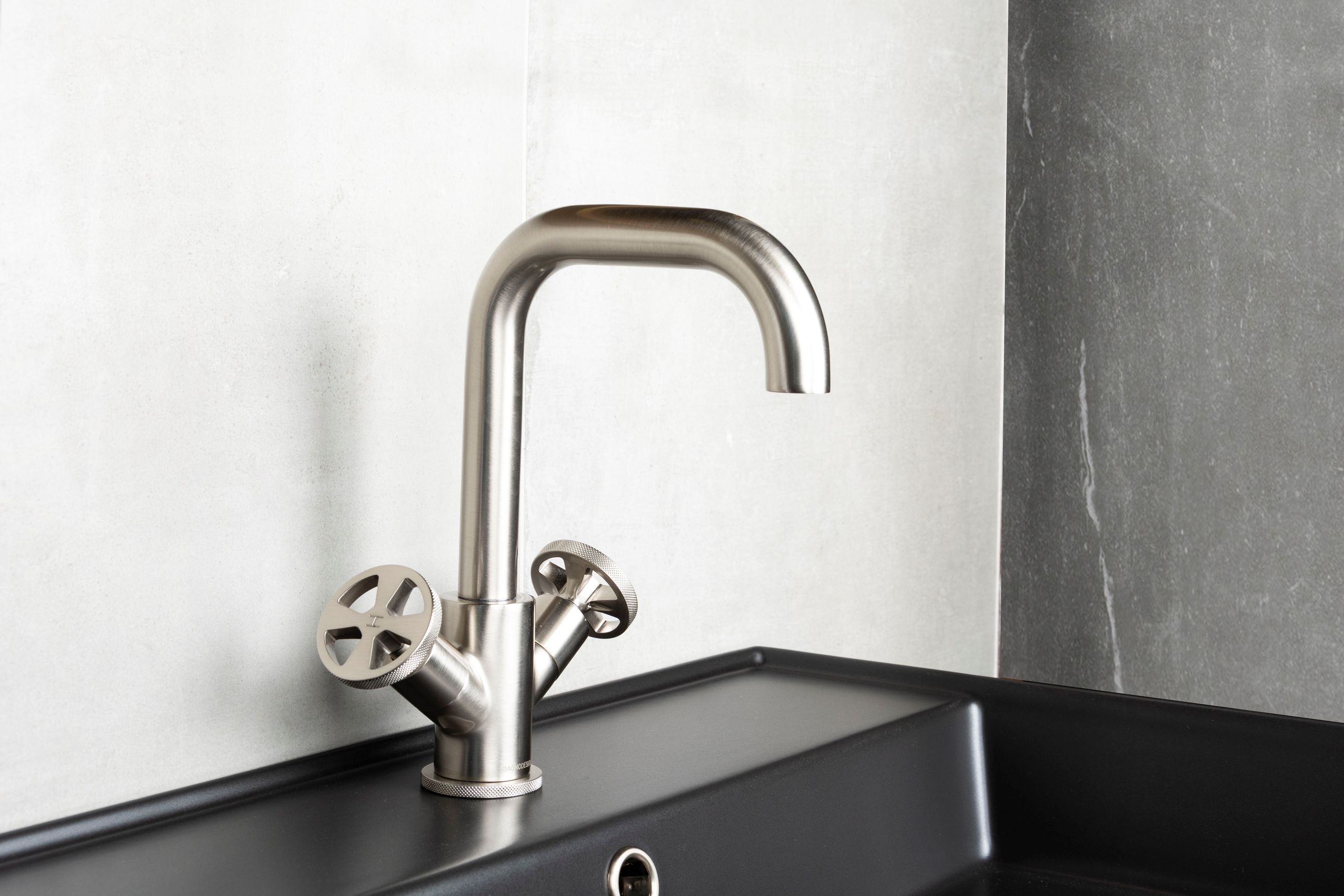 Bagnodesign | Revolution Mixers & Taps