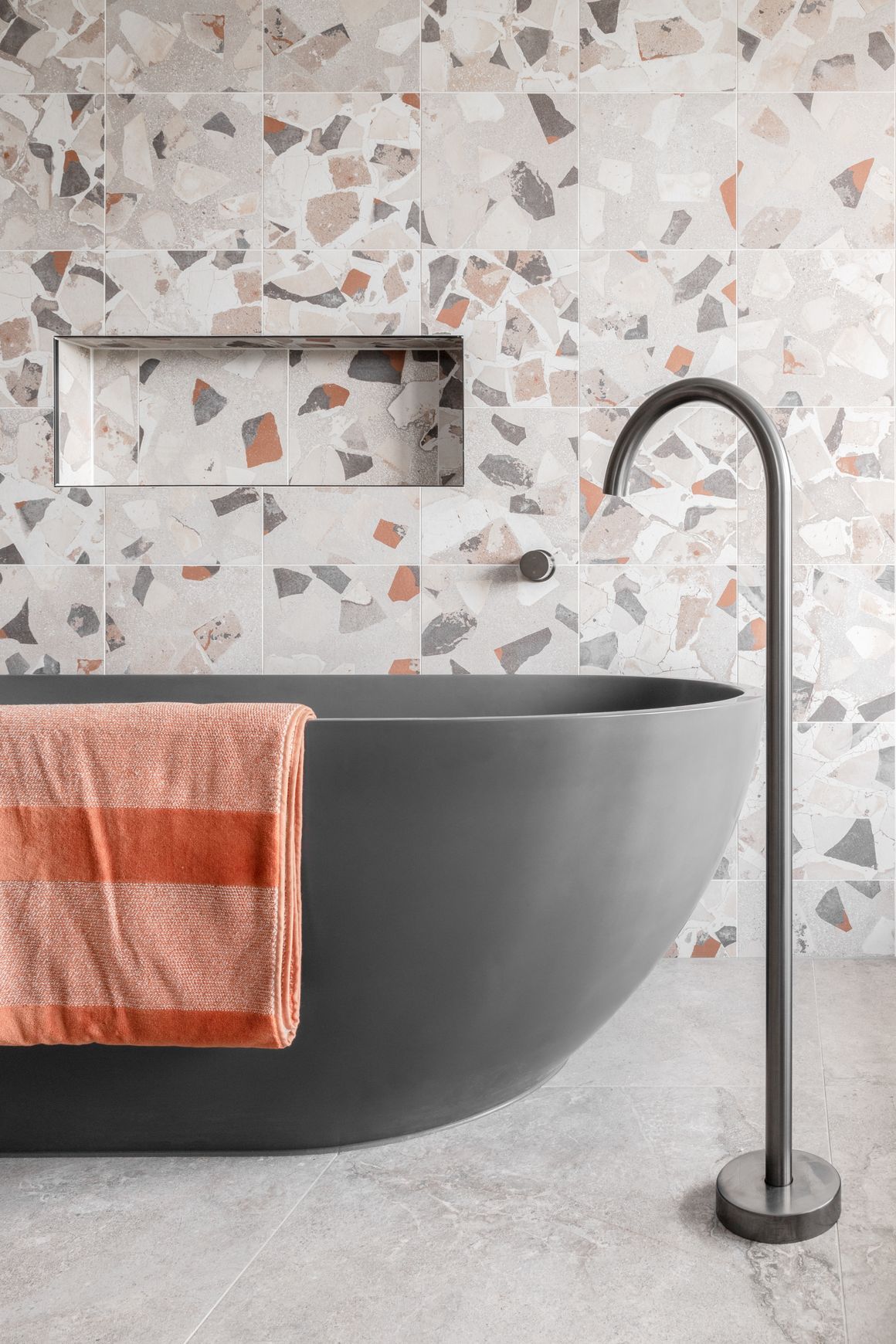 Floor Mounted Bath Filler - Brushed Gunmetal