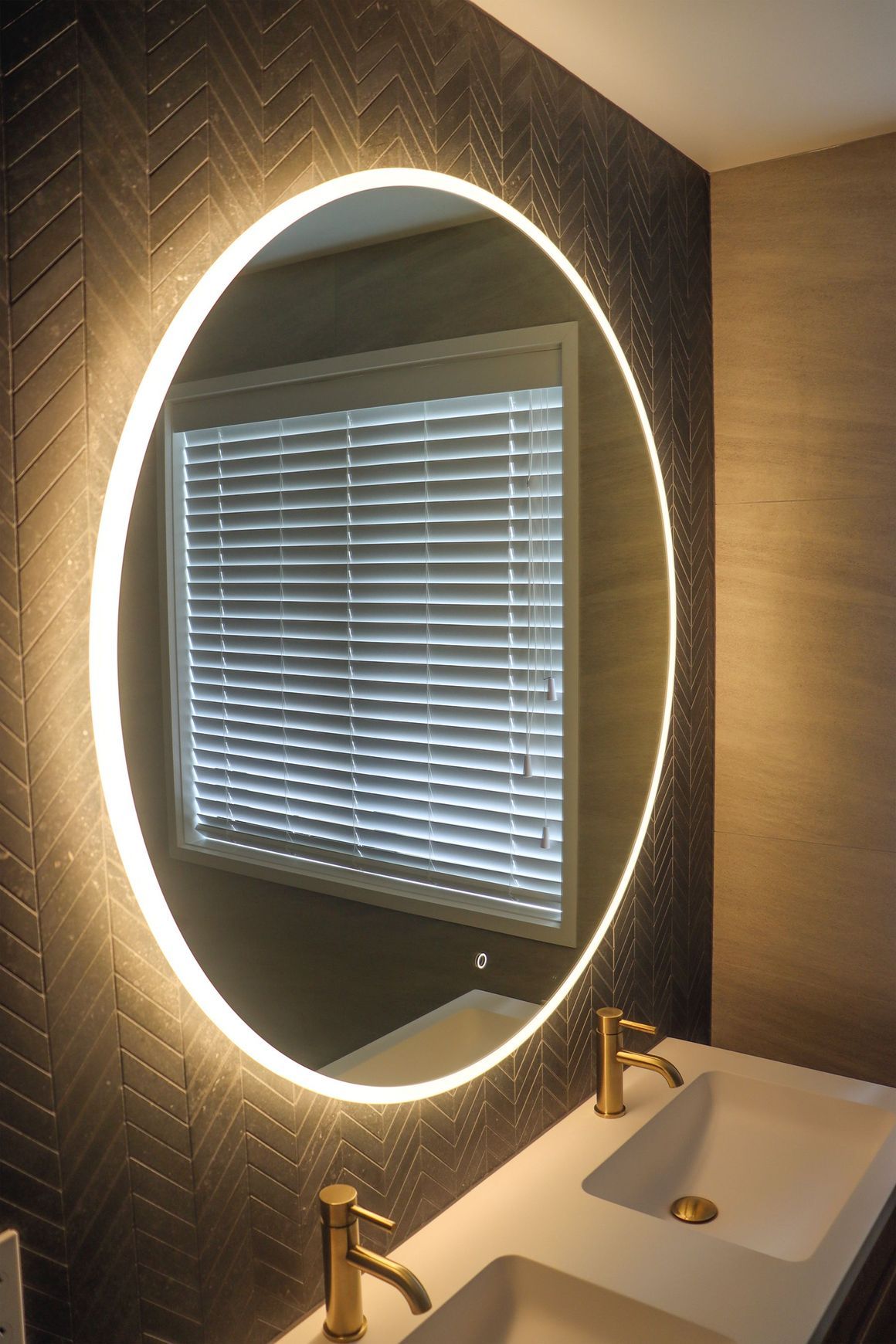 Code Solace Round Led Mirror Range