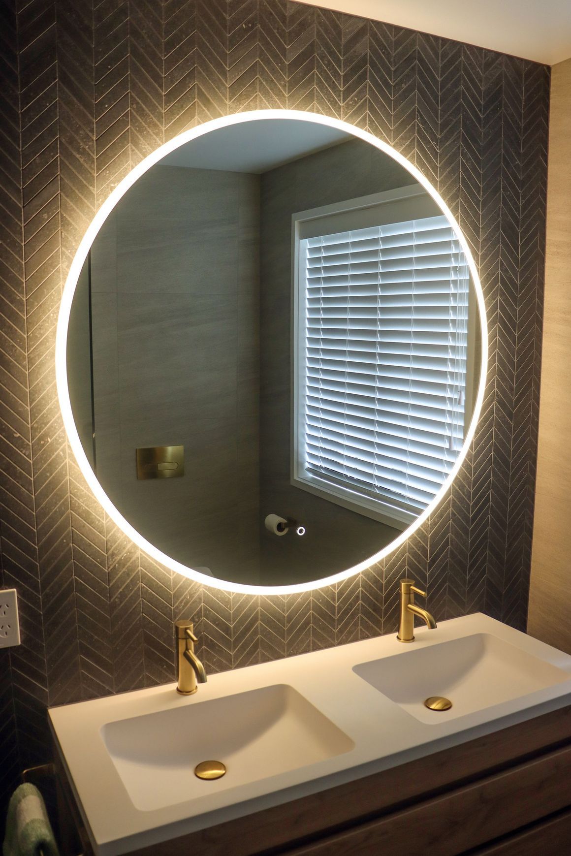 Code Solace Round Led Mirror Range