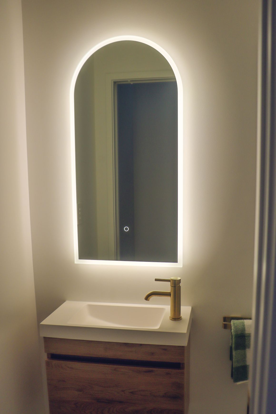 Code Solace Arc Led Mirror