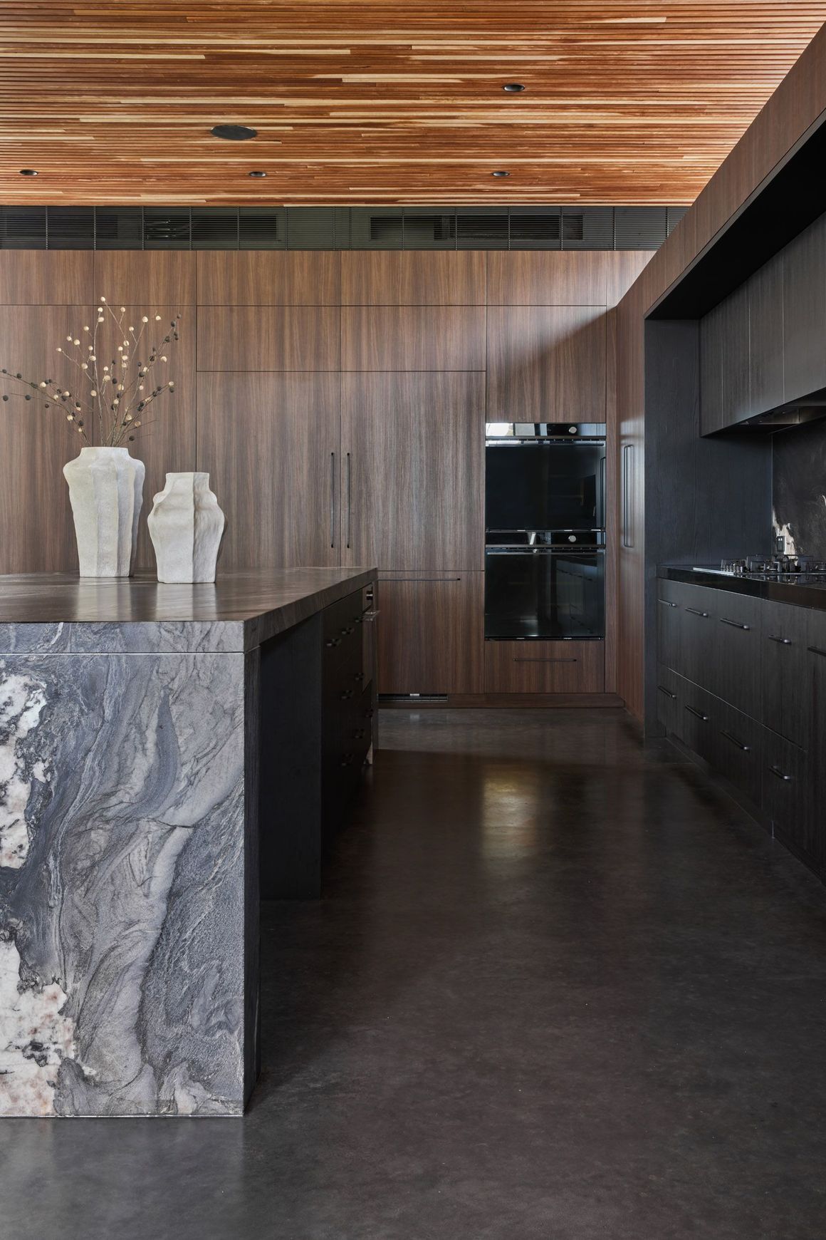 Natural Stone | Black Tempest Quartzite