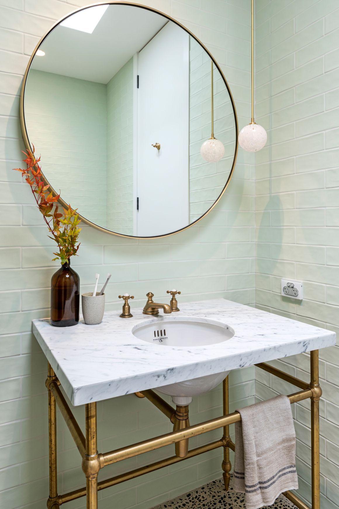 Hawthorn Hill Basin Stand Vanity