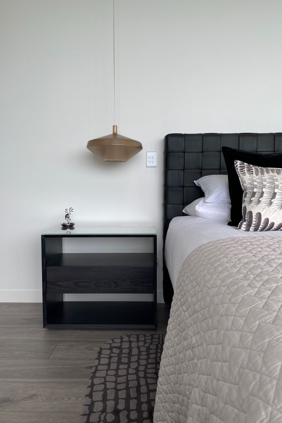 Zurich Bedside