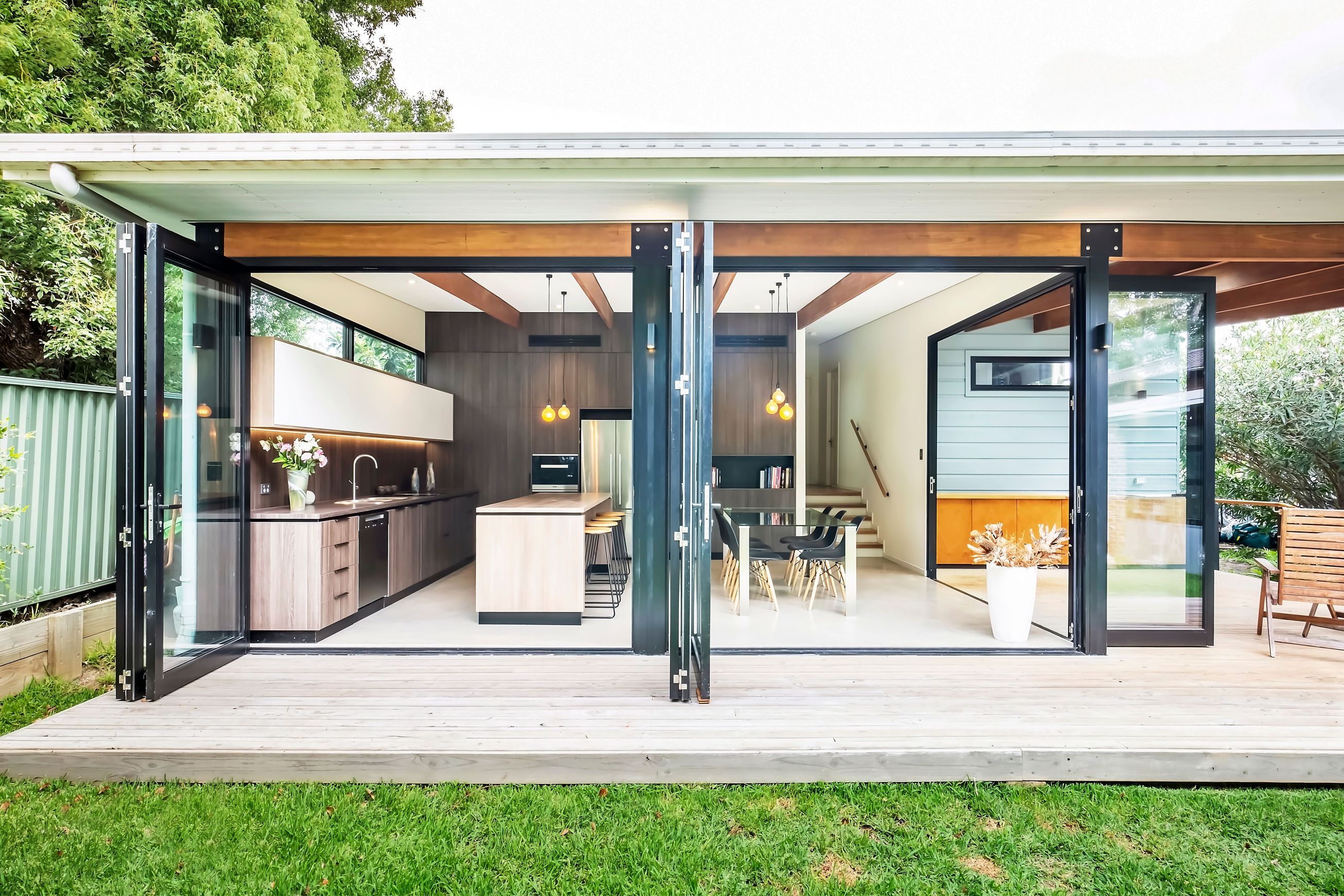Elevate | Series 411 | Bi-Fold Door (Top Hung)