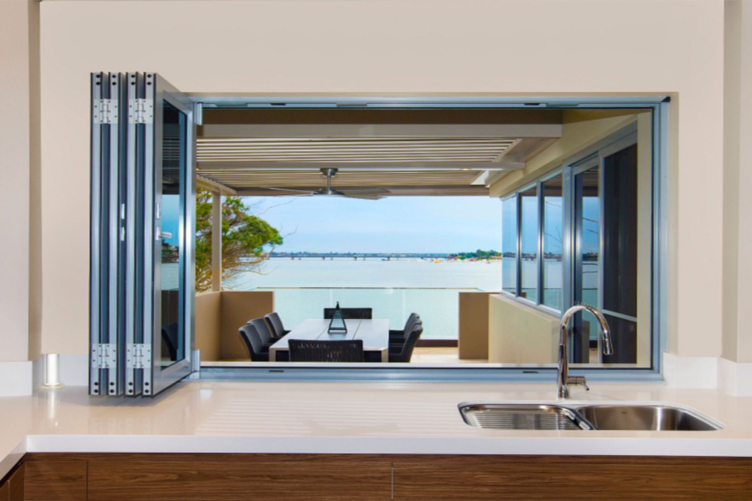 Vantage | Series 546 | Bi-fold Window