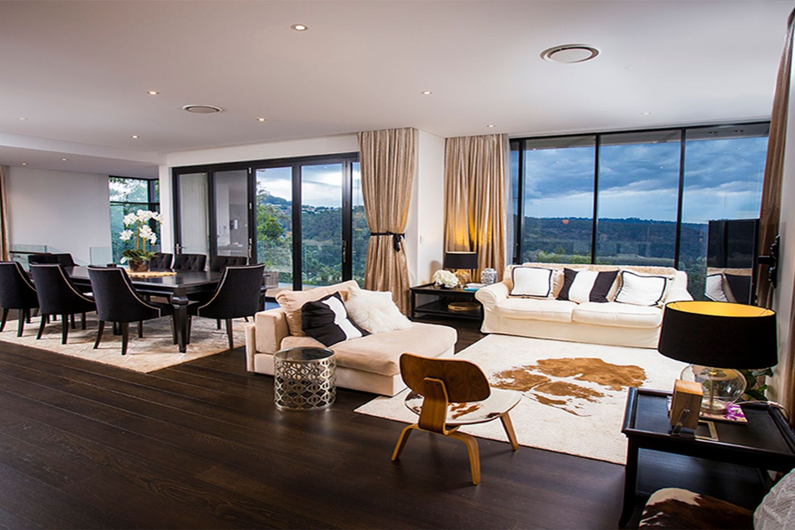 Elevate | Series 412 | Bi-Fold Door (Bottom Rolling)