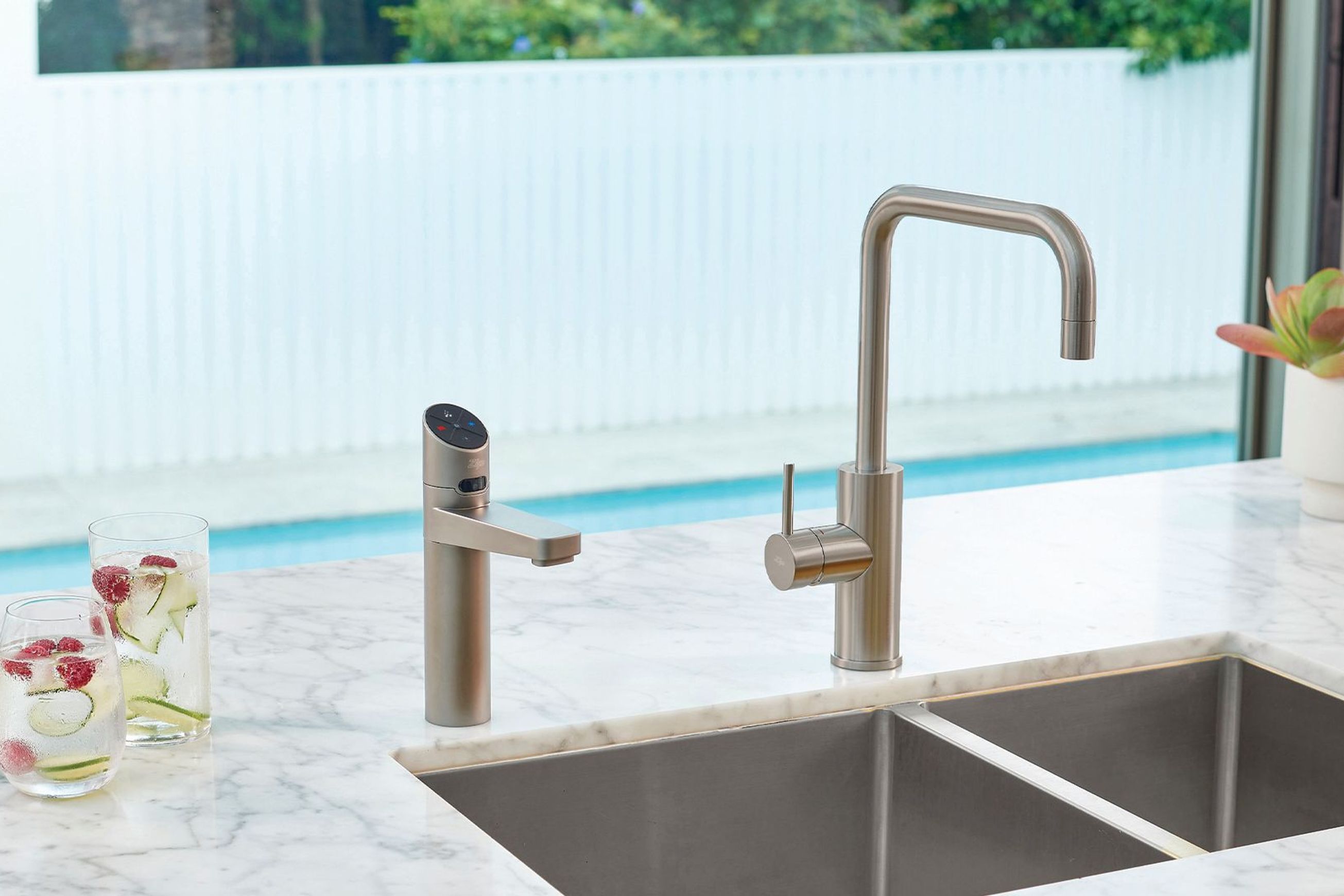 HydroTap G5 B Elite Plus | Gunmetal