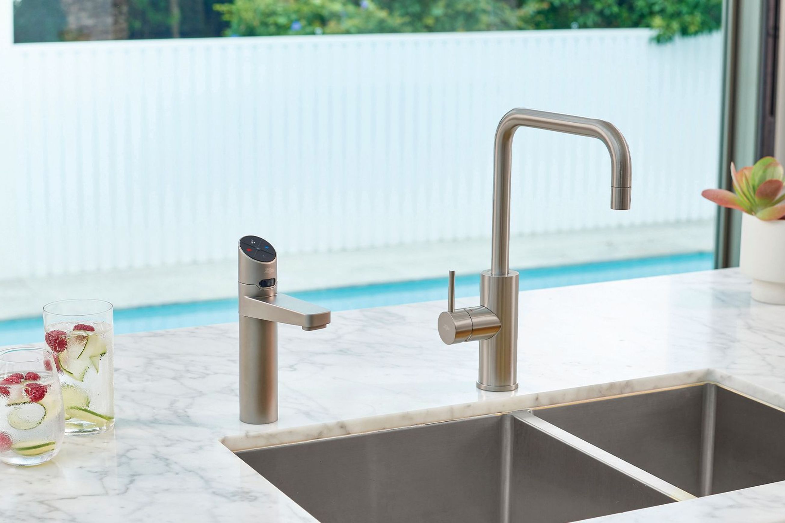 HydroTap G5 BC Elite Plus | Gunmetal