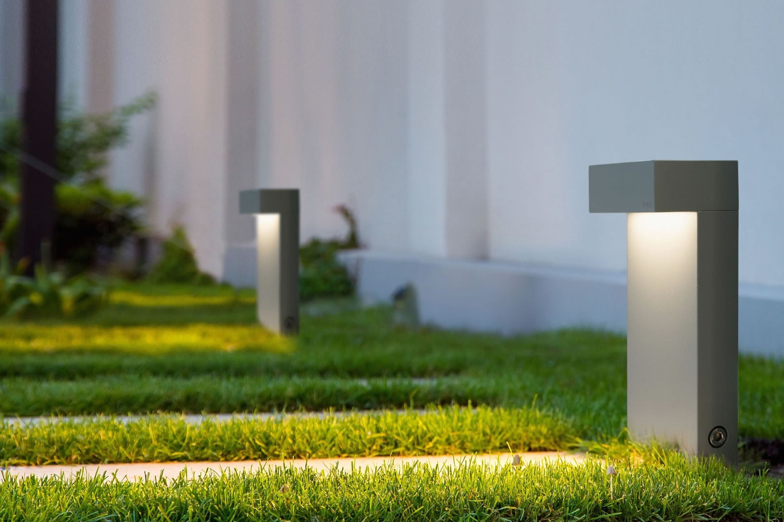 Look Bollard Light