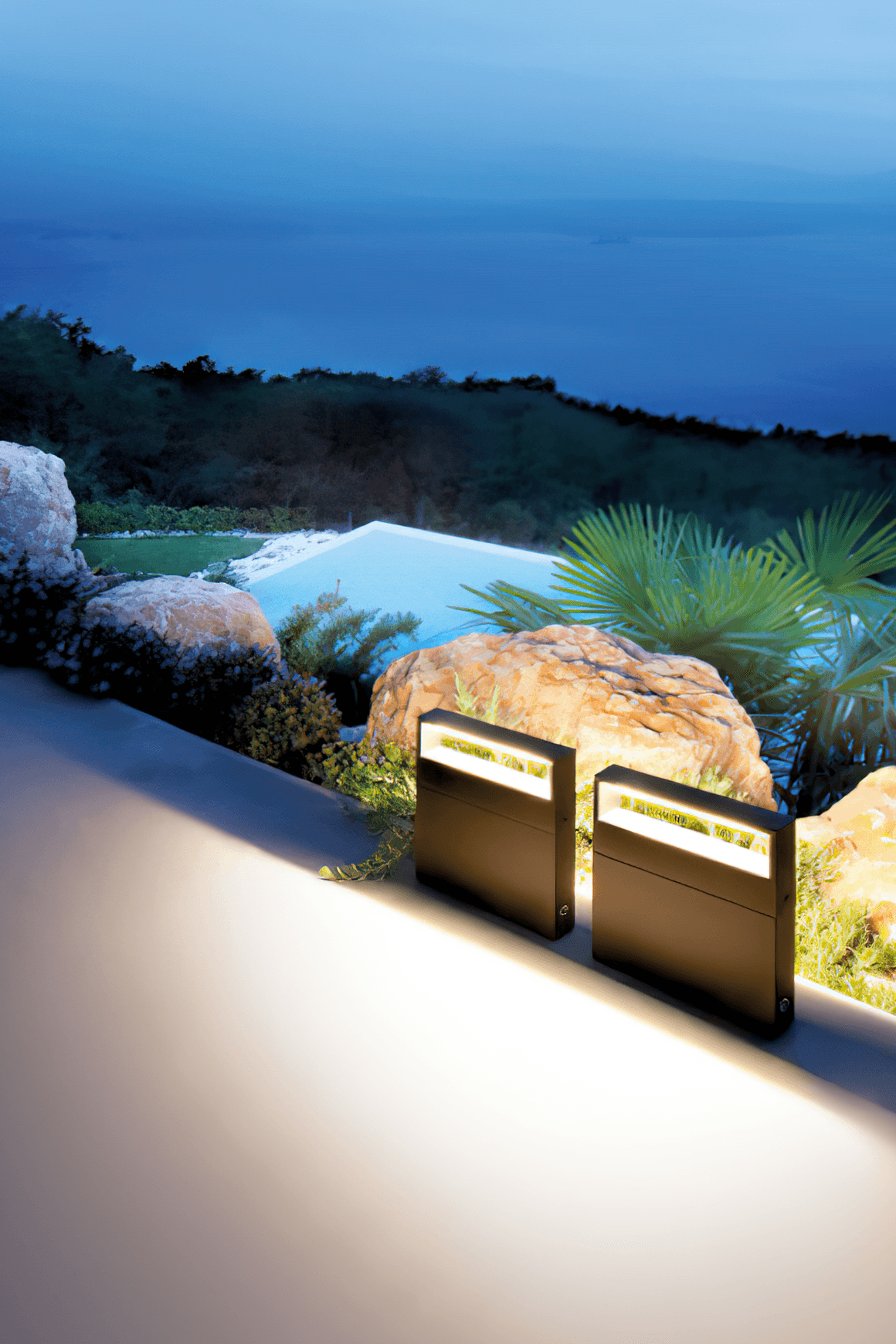Cool Bollard Light