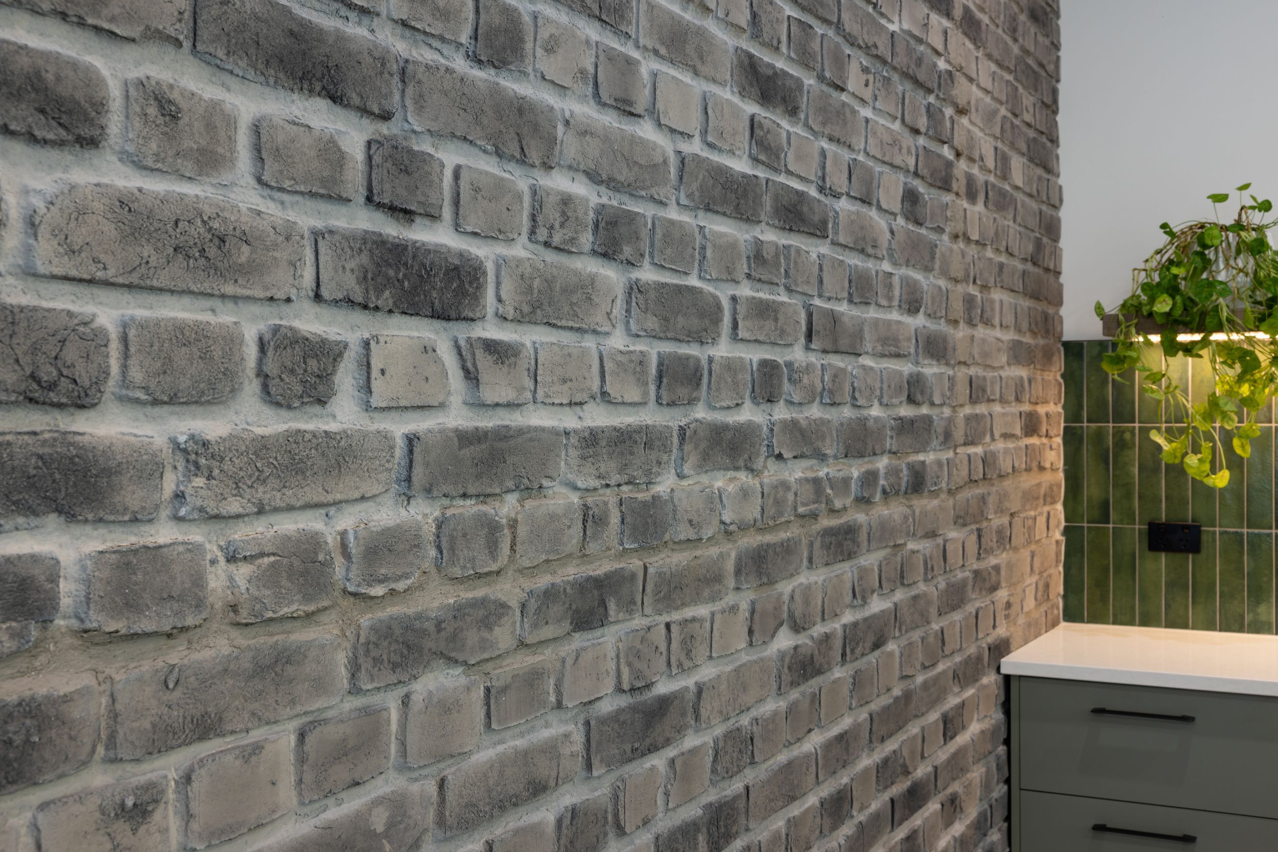 Loft Brick Wall Panels by Muros | Anthracite Finish