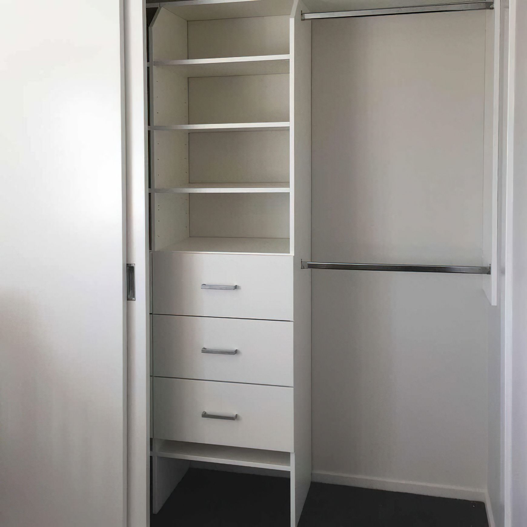 Reach-in Wardrobes