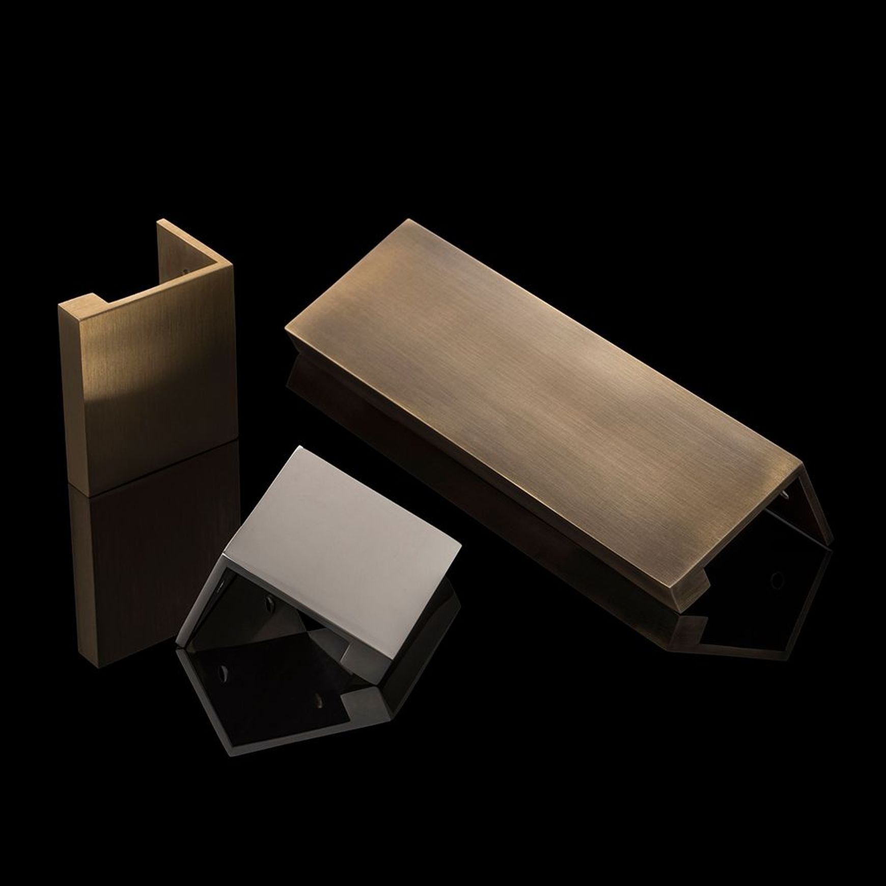 Joseph Giles Cube Edge Pull
