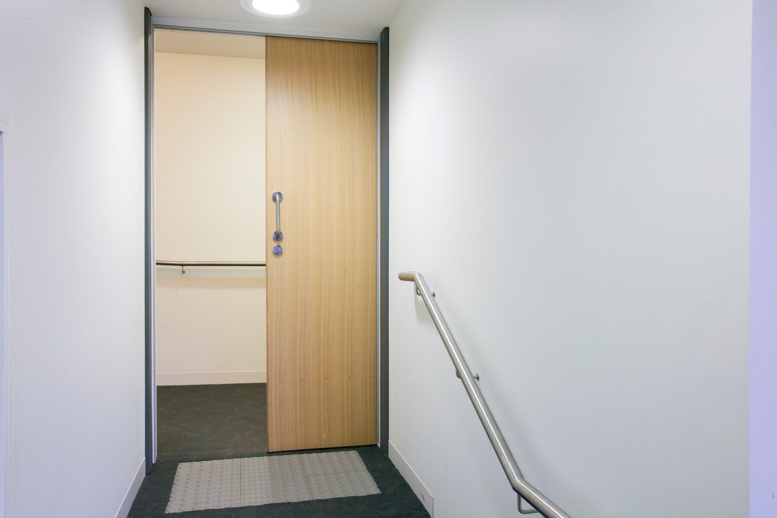 Access™ Complient Cavity Sliding Doors