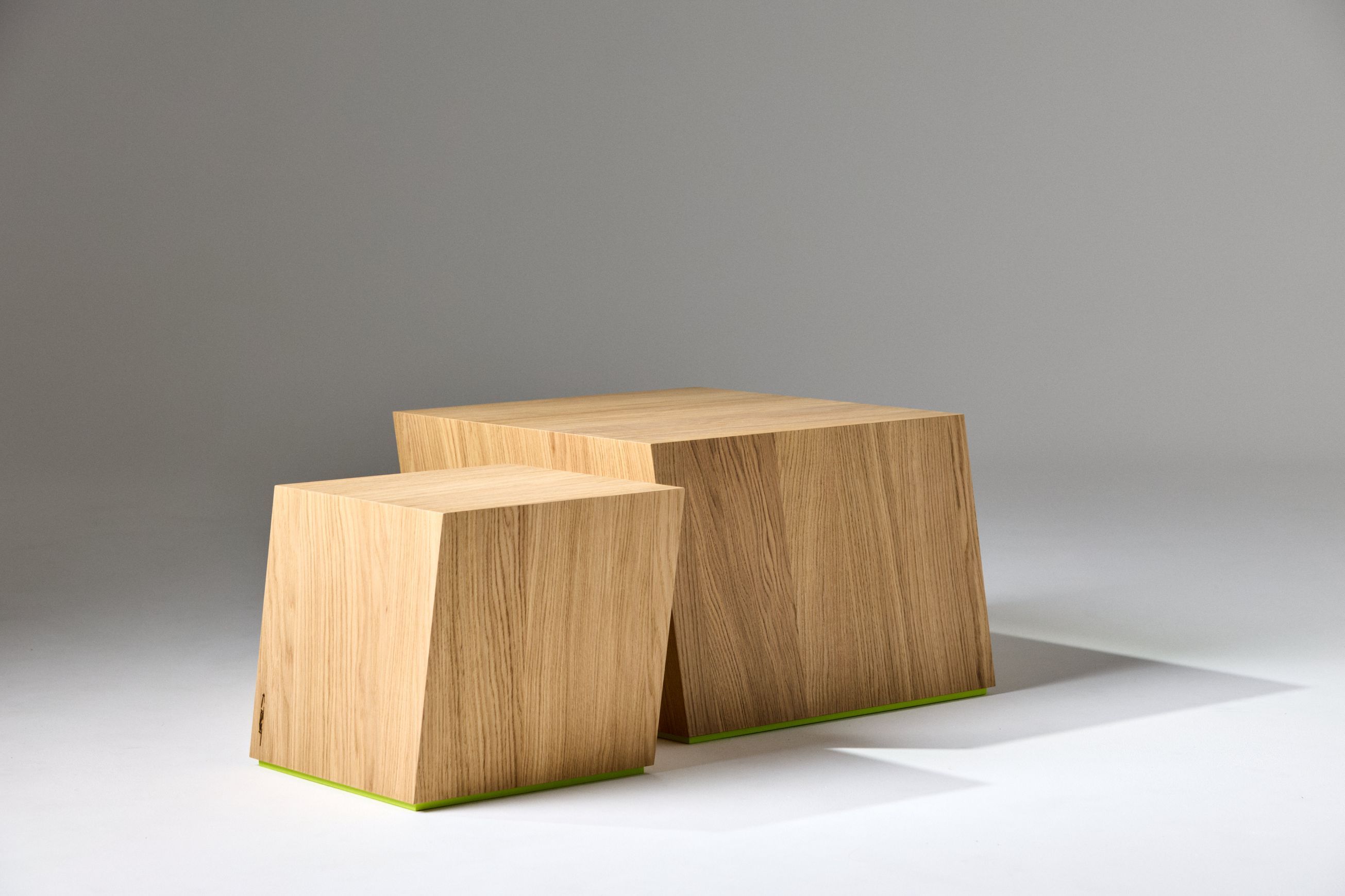 Mono Tilt XL Coffee Table