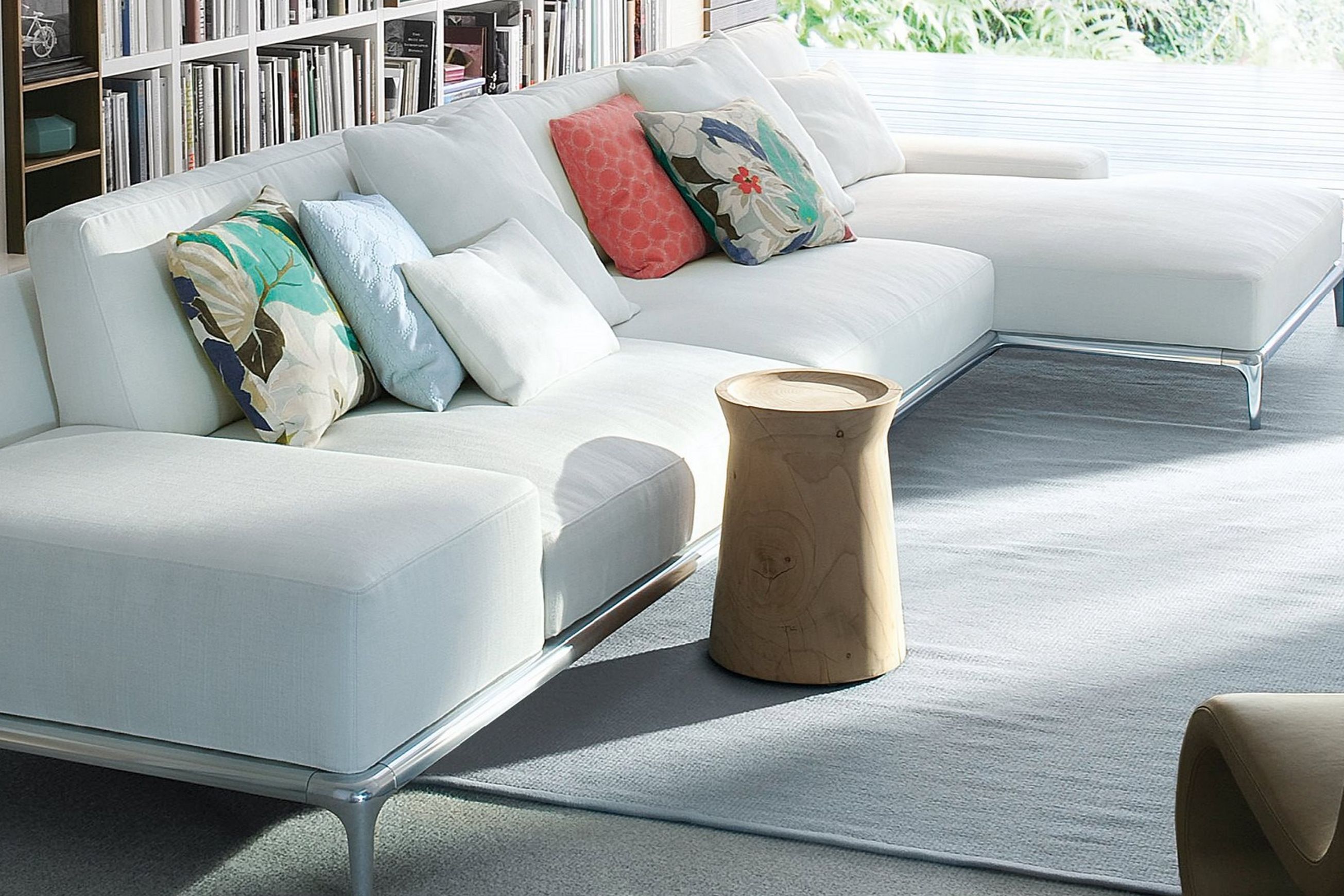 Dama Coffee Table
