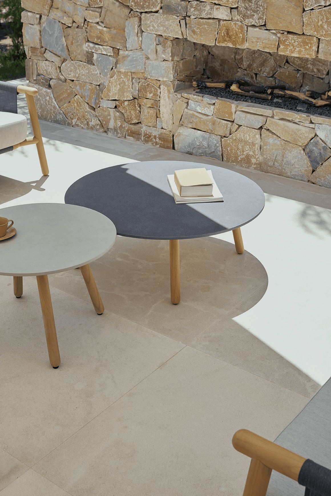 Round Outdoor Coffee Table by Point