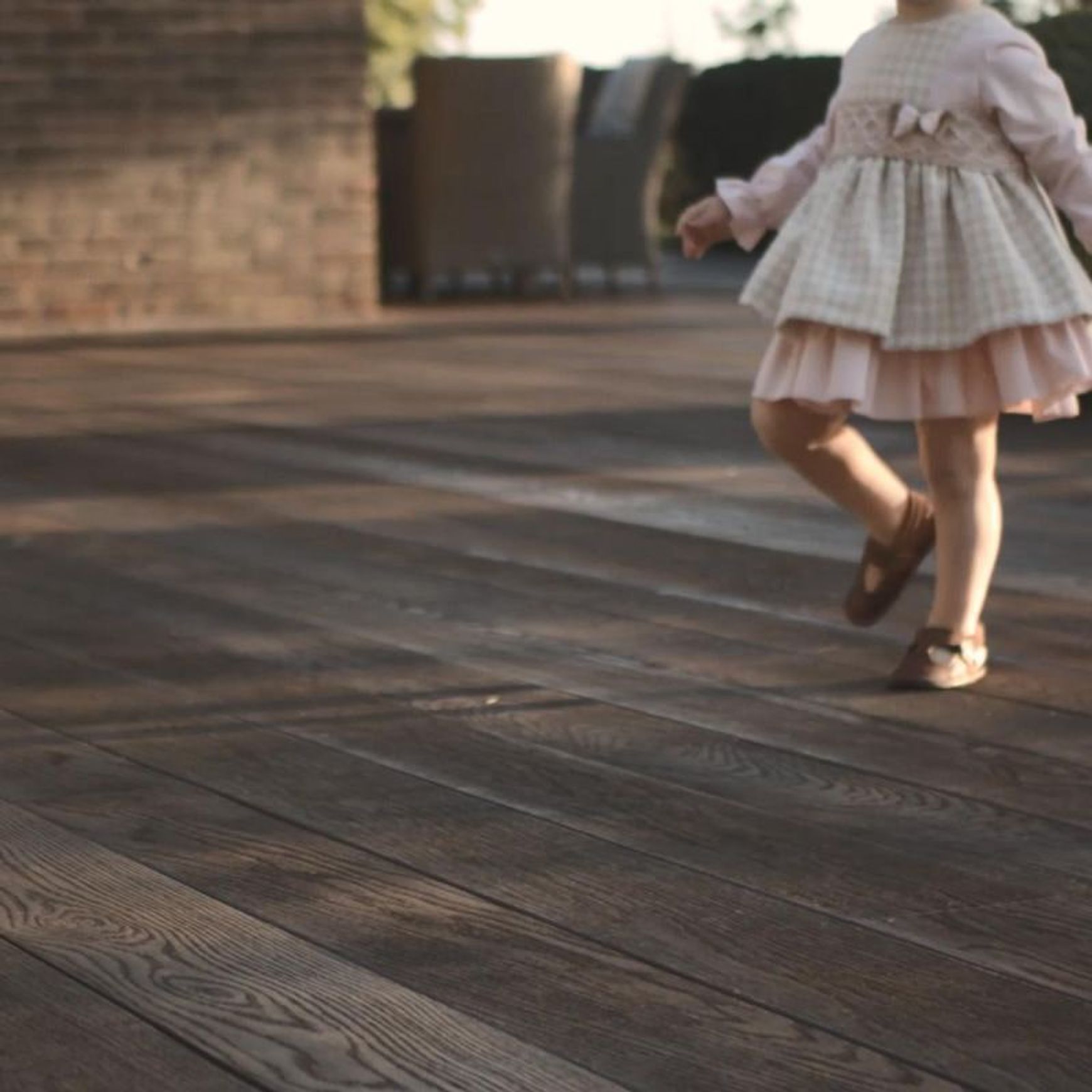 Millboard Antique Oak | Enhanced Grain Decking
