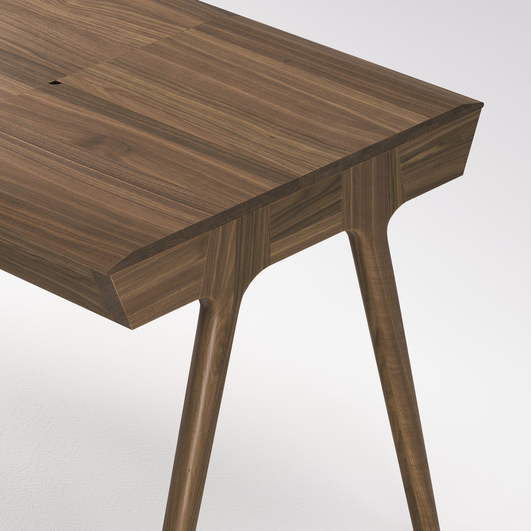 Metis Desk