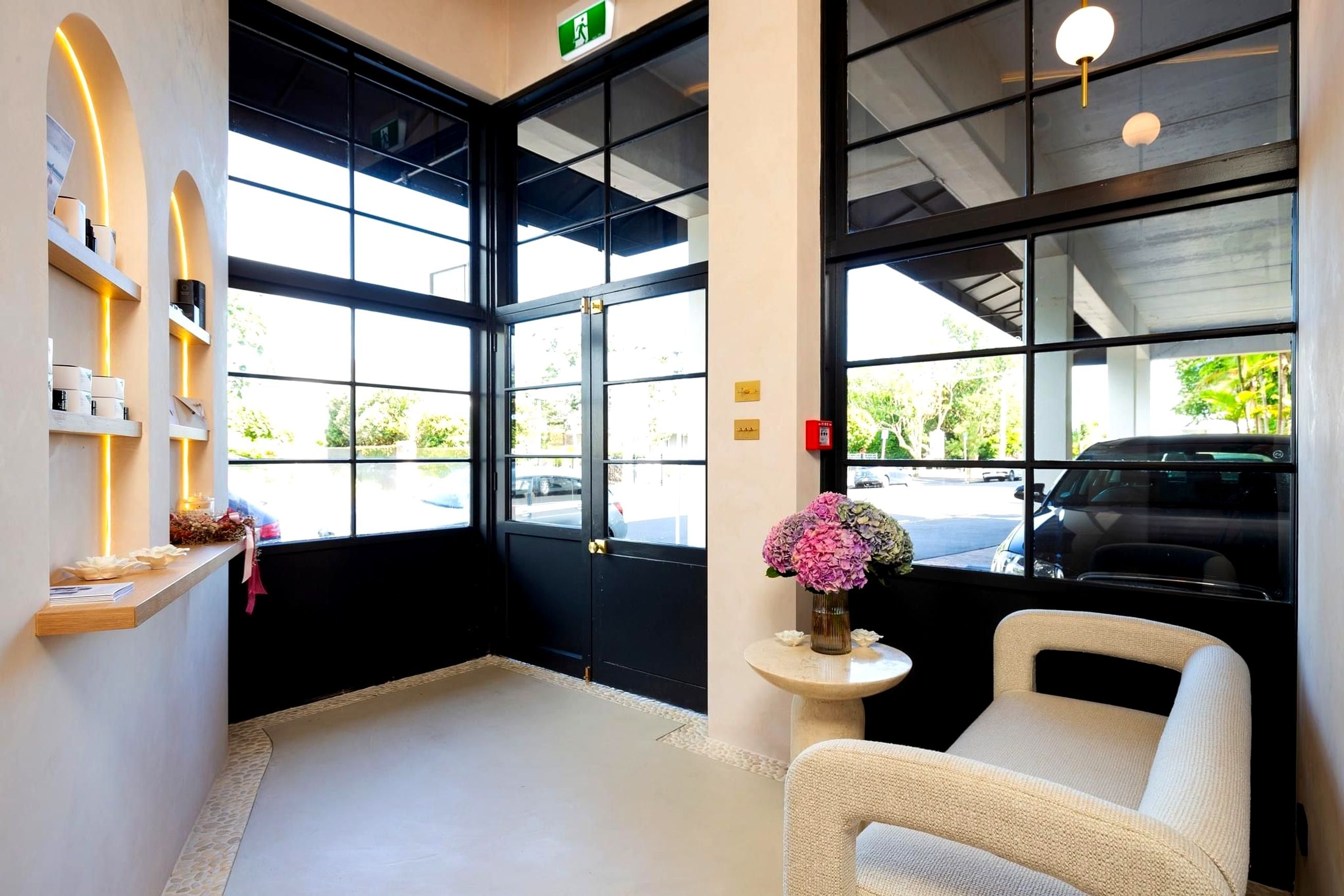 Micro Topping Interior Floor & Wall Covering