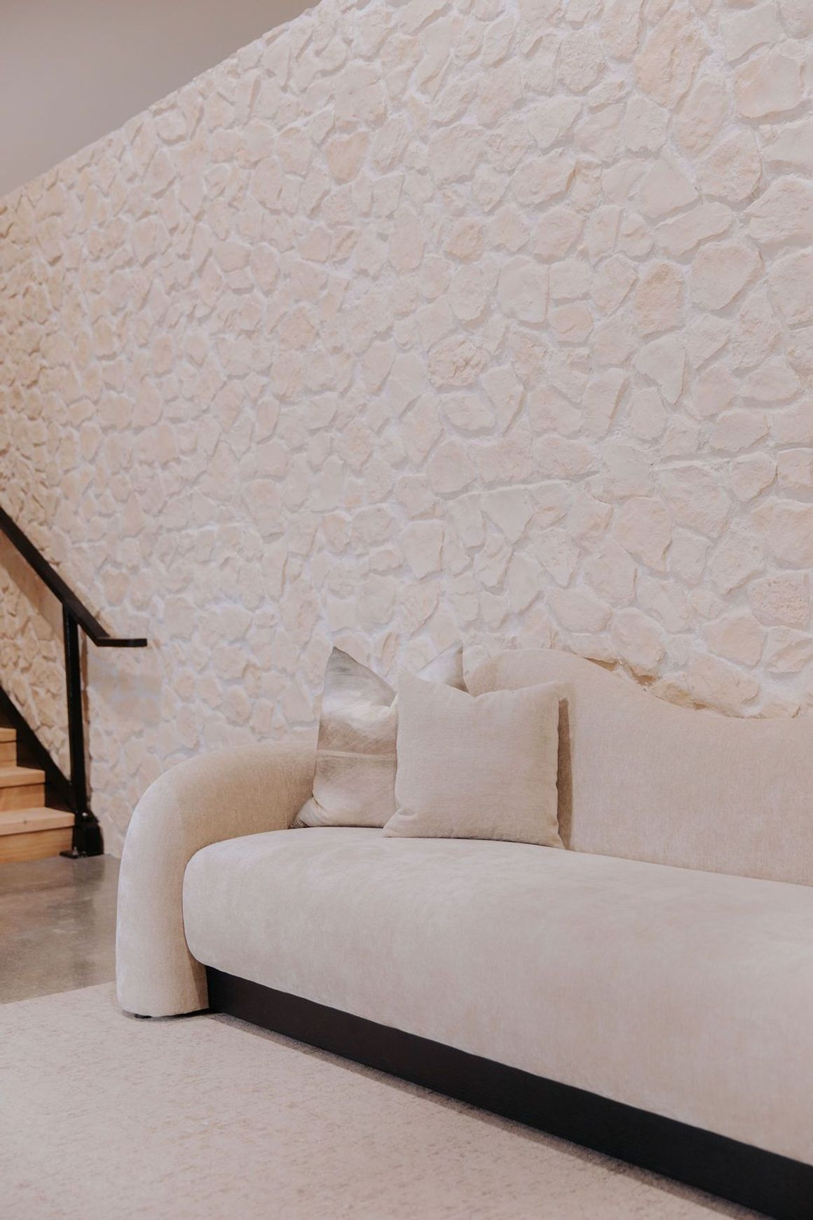 Flint Stone Wall Panels by Muros - Interior Stone Wall