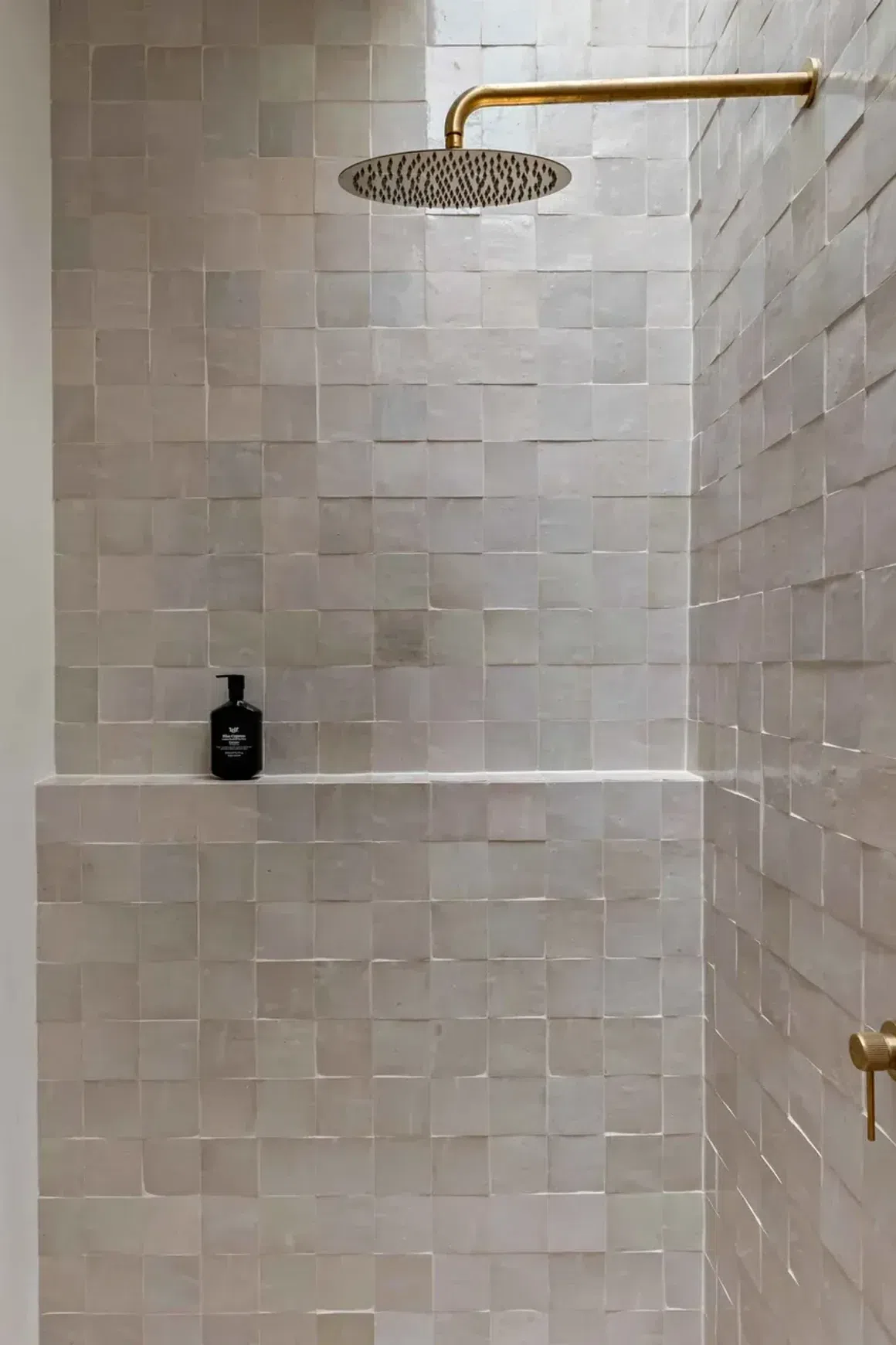 Zellige Feature Tile