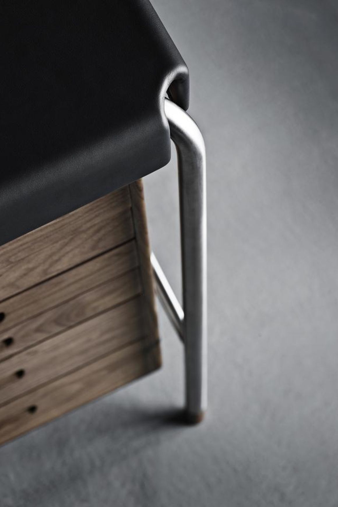 AJ52 Society Table 140x70cm by Carl Hansen & Søn