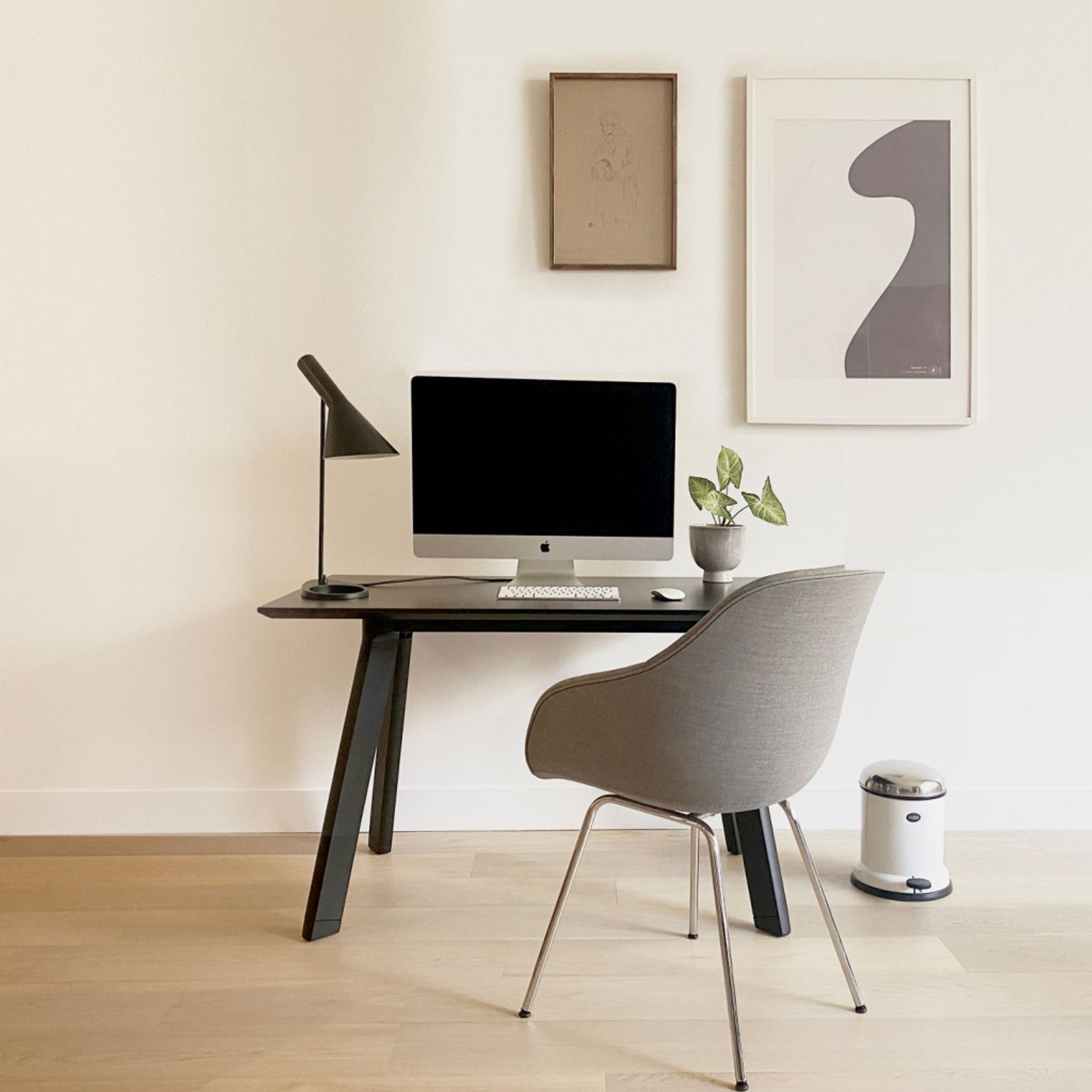 Chameleon desk by
Nau