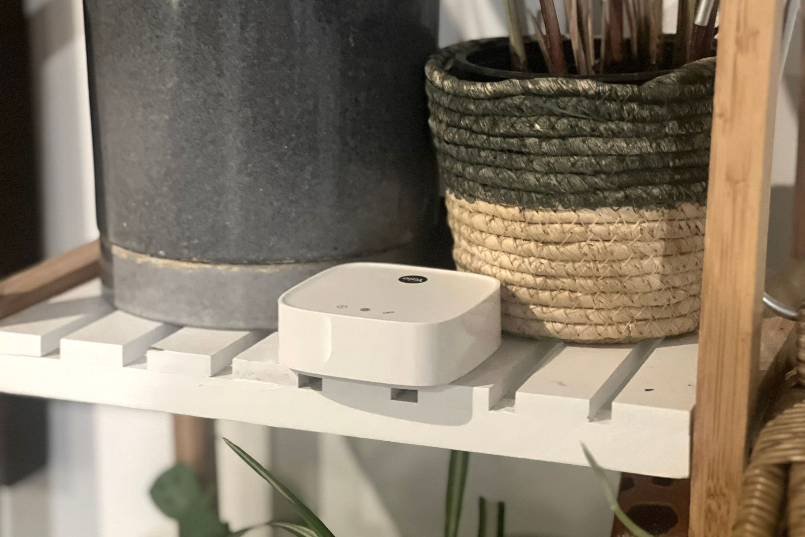 Yale Connect Plus Hub 2