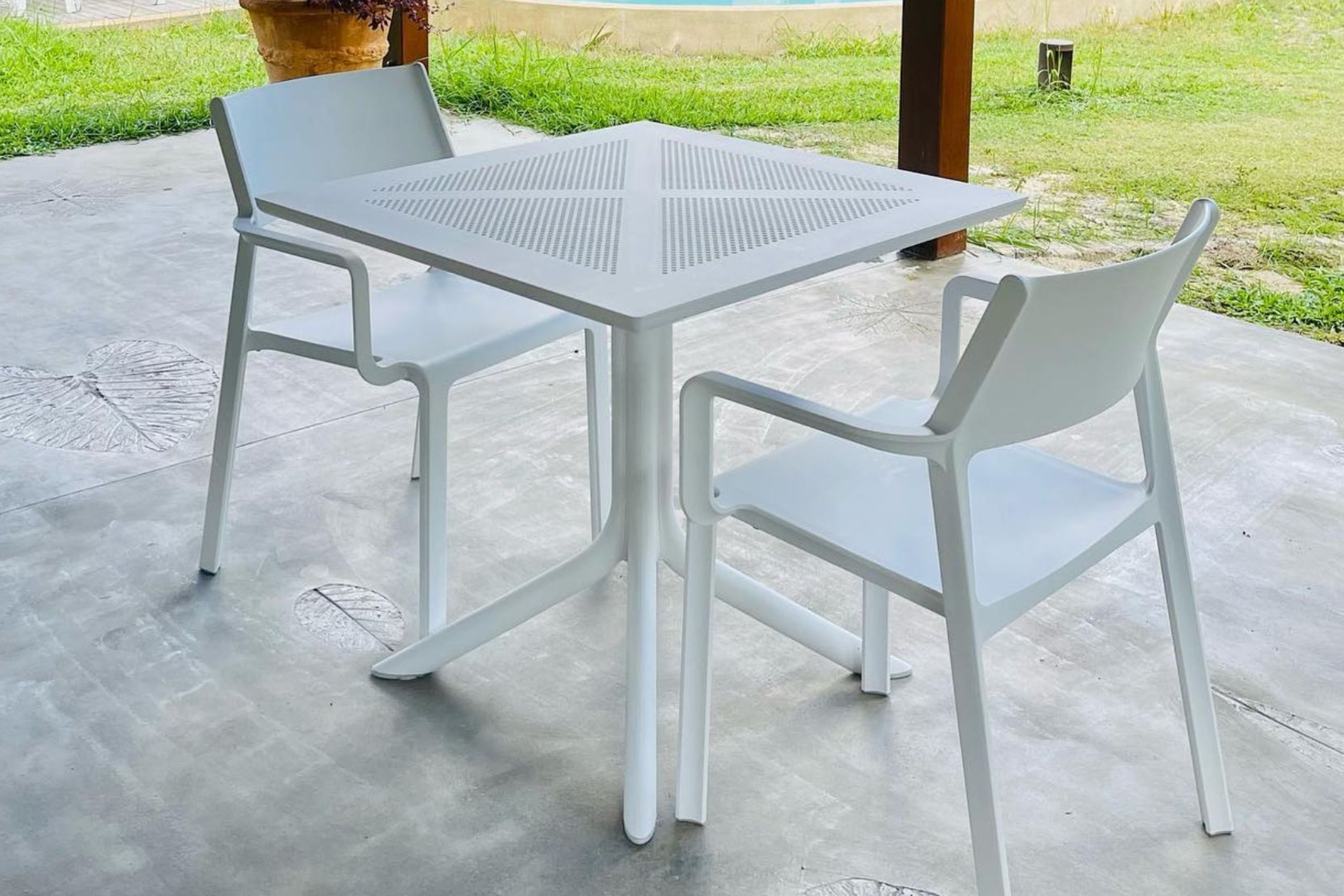 Clip Table