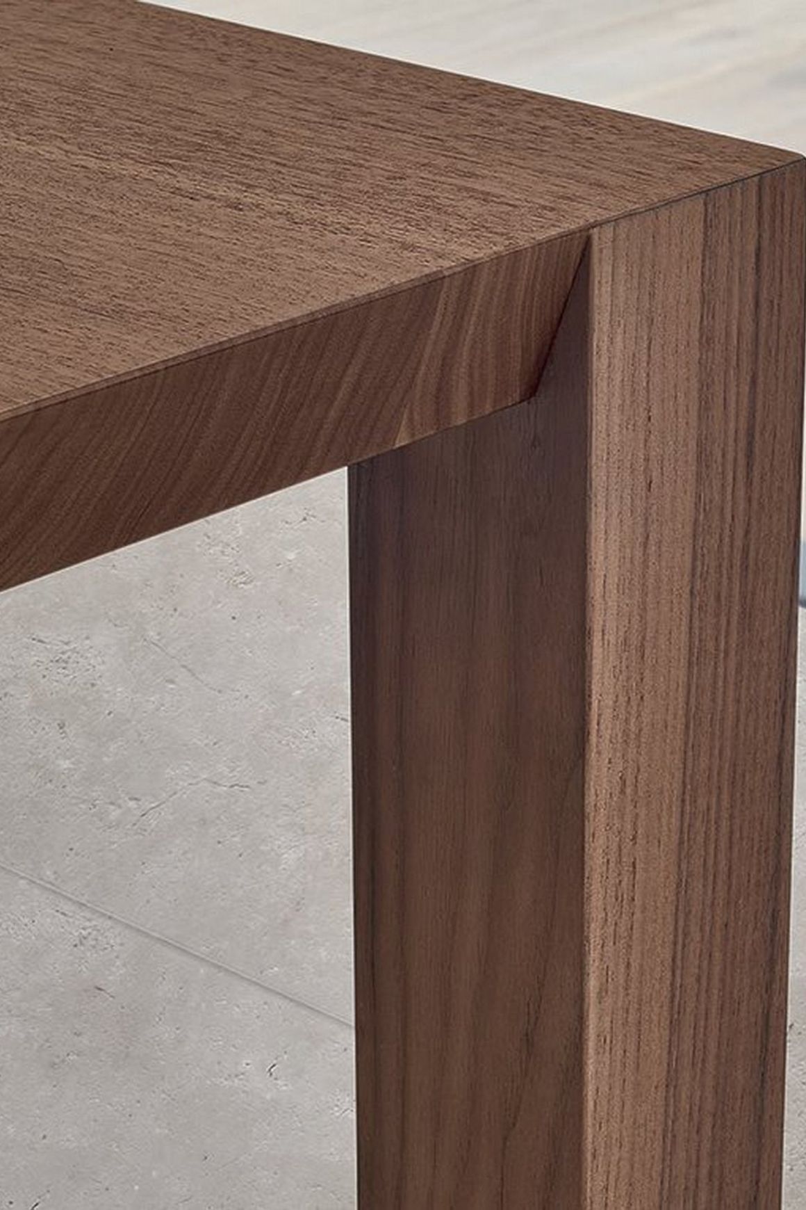 Blade Table