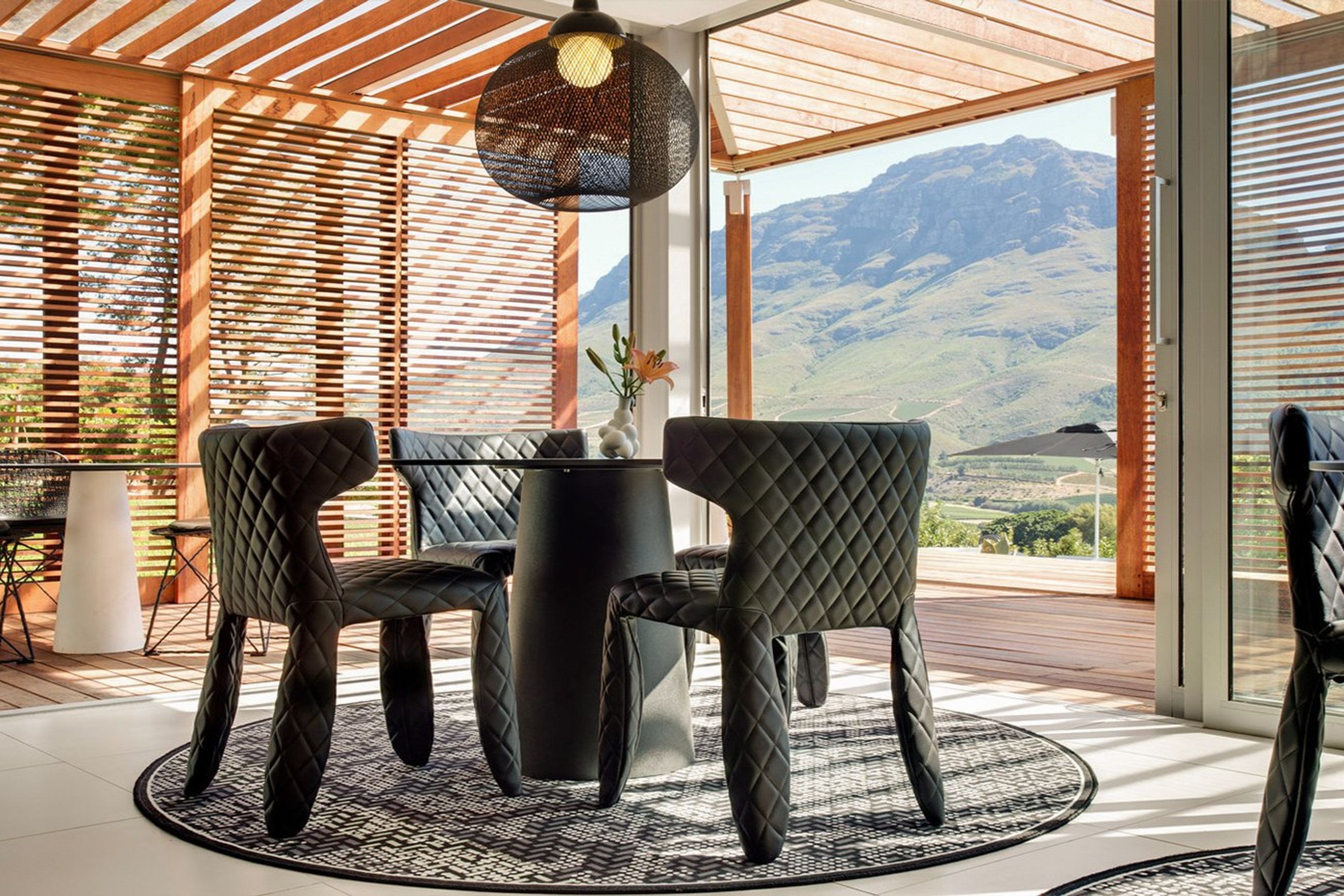 Container Round Top | Tables